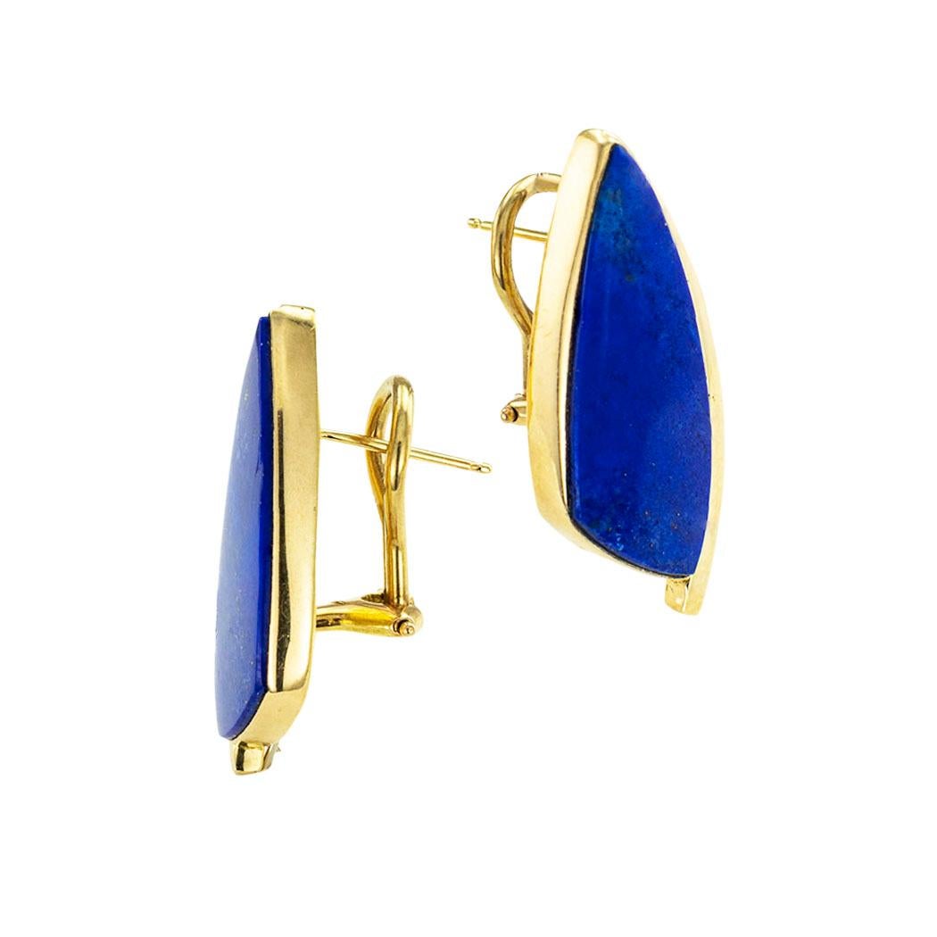 Moderniste Boucles d'oreilles en or jaune et lapis-lazuli en vente