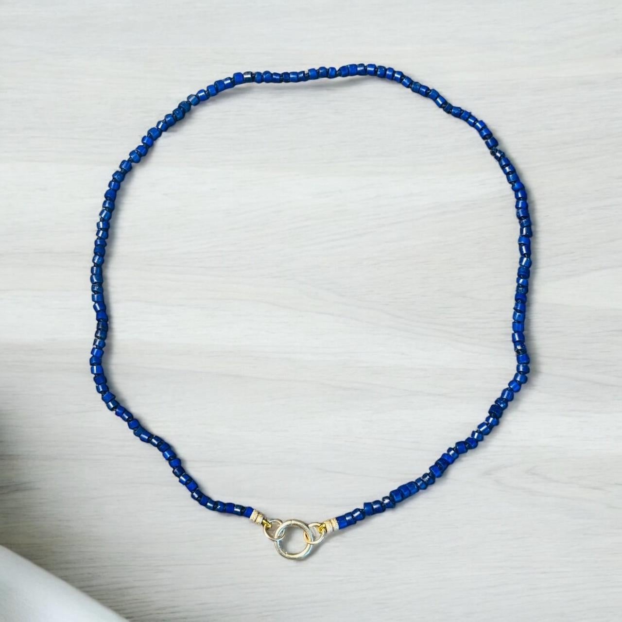 COLLANA DI LAPIS con perline e charme in oro 14k in vendita 4