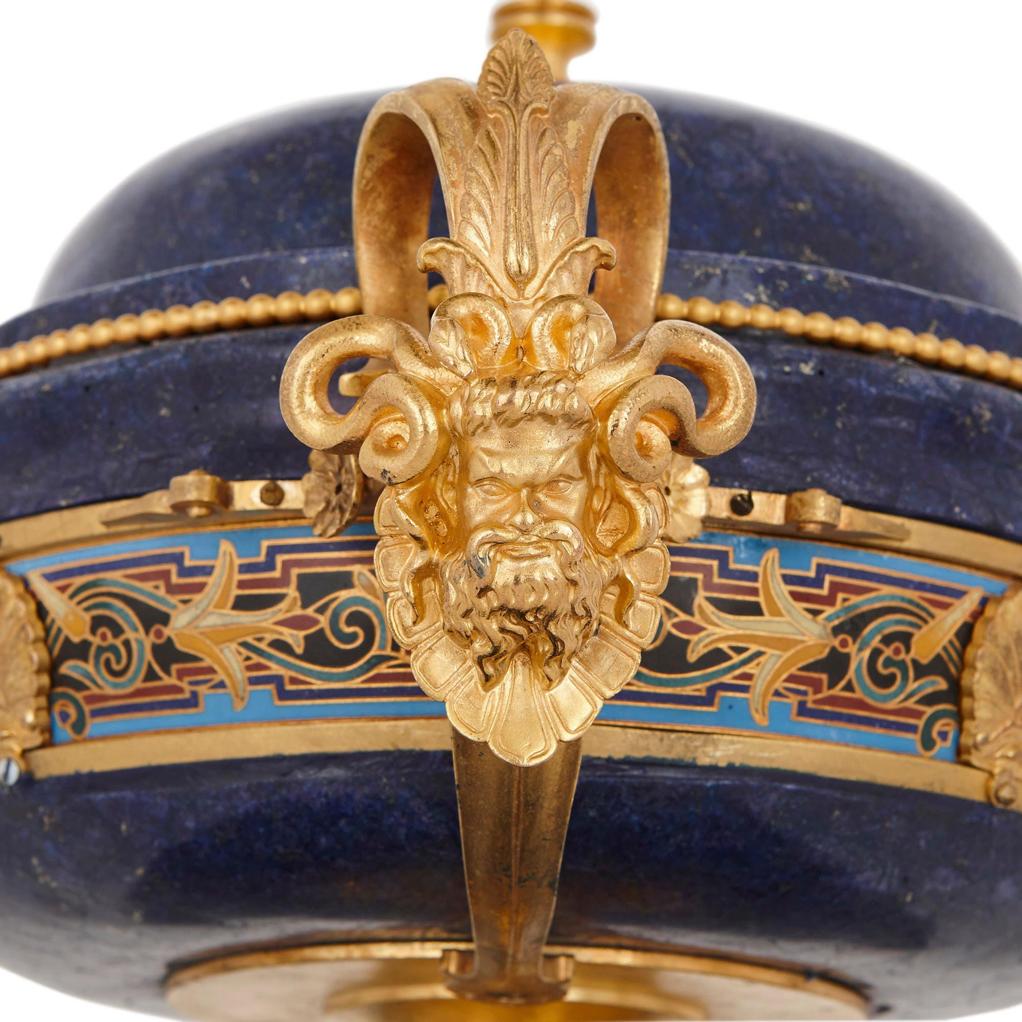 Champlevé Garniture d'horloge en lapis:: émail et bronze doré en vente