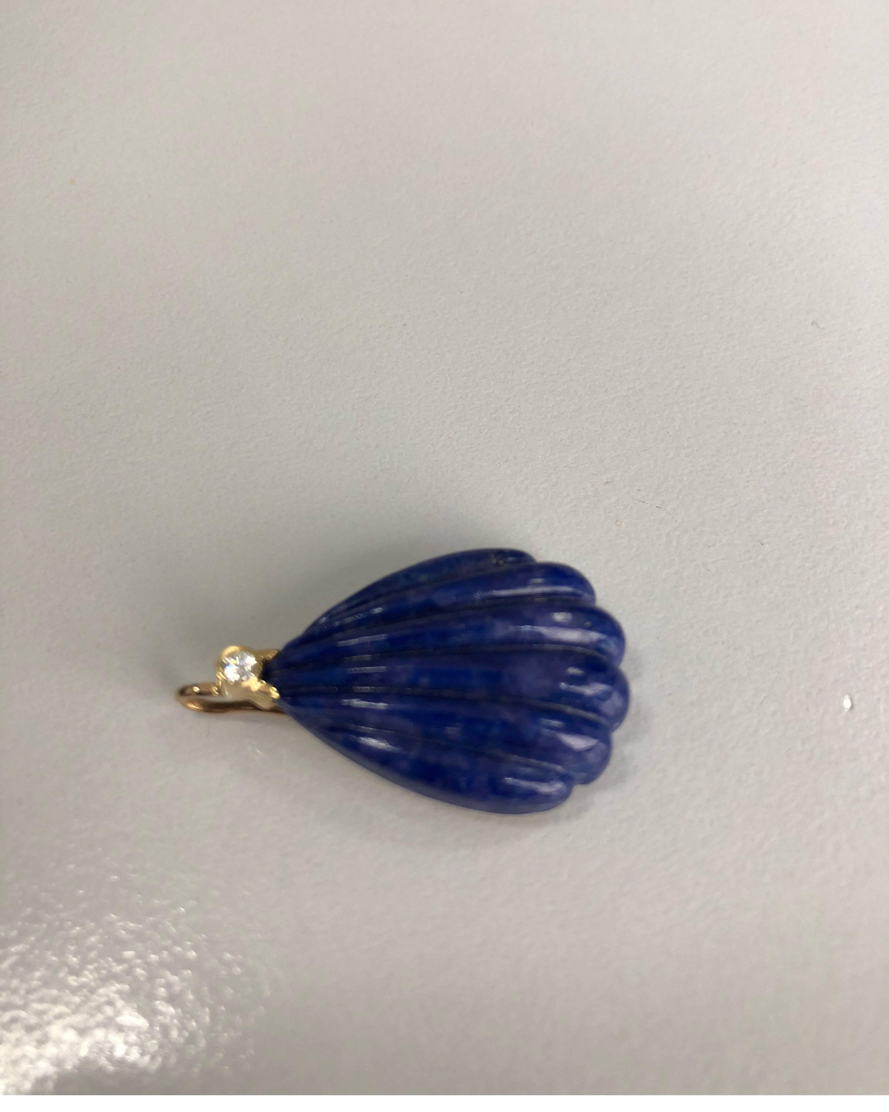 Pendentif en or jaune 18 carats et lapis avec petit diamant blanc Neuf - En vente à Milano, Lombardia