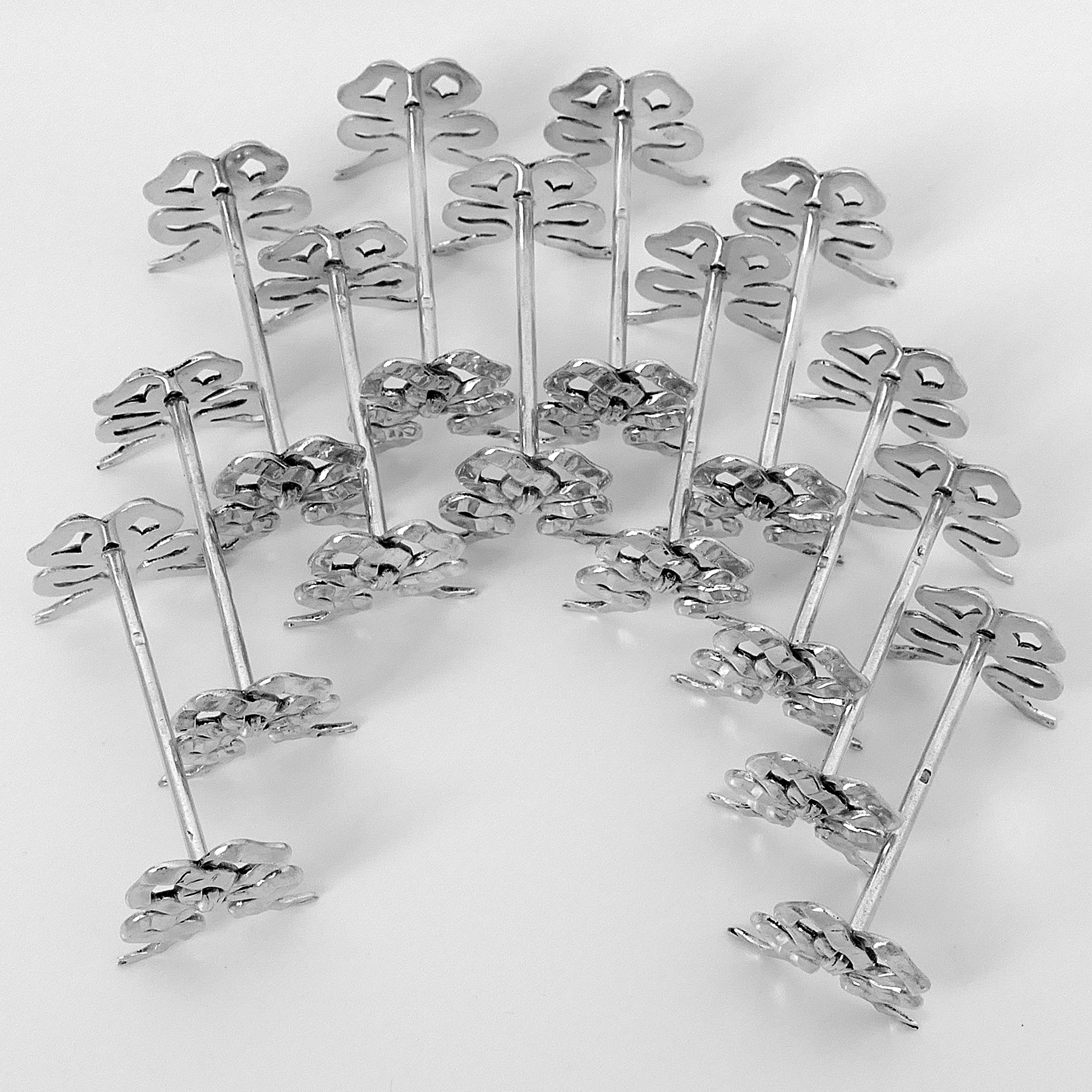 Lapparra Rare French All Sterling Silver Knife Rests Set of 12-Piece, Ribbon In Good Condition For Sale In TRIAIZE, PAYS DE LOIRE