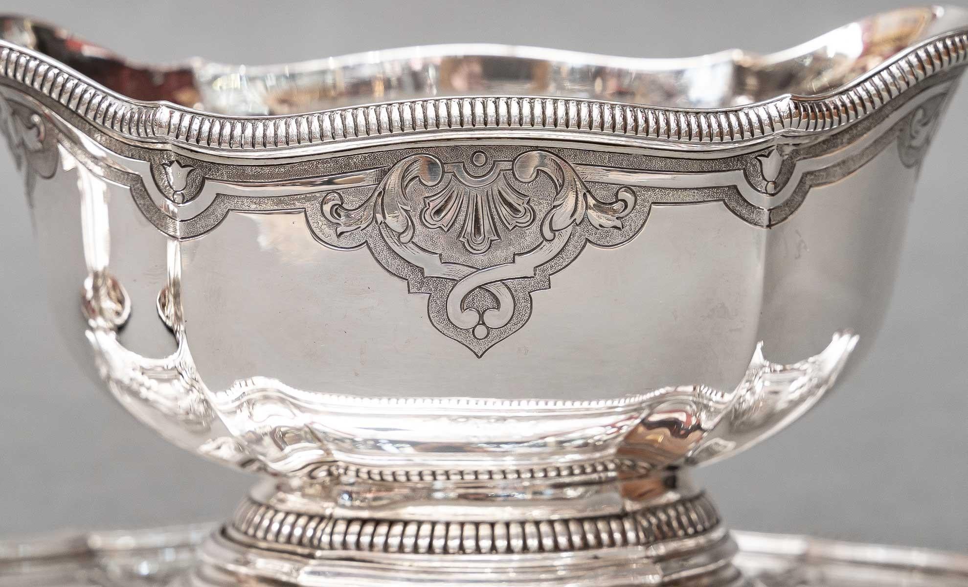 Louis XIV Lapparra - Vegetable Dish And Sauce Boat In Solid Silver Circa 19th Century For Sale