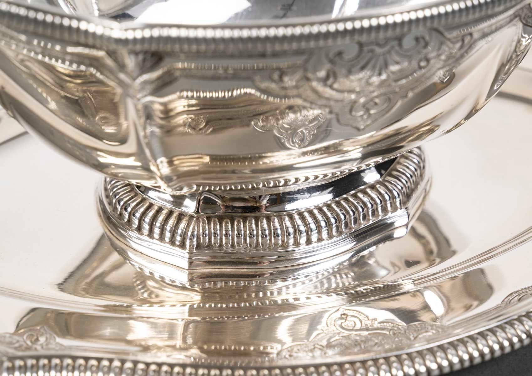 Lapparra - Plato para verduras y salsera de plata maciza Circa S. XIX en venta 9