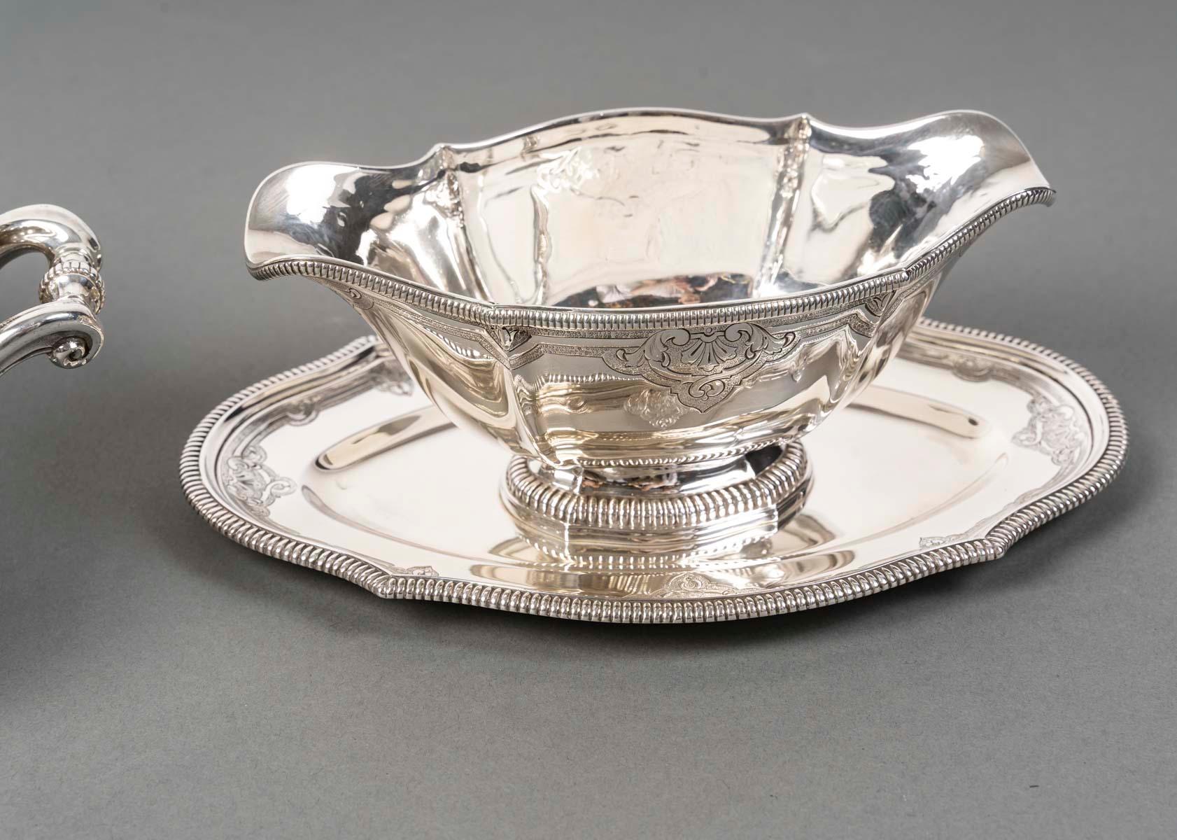 Lapparra - Plato para verduras y salsera de plata maciza Circa S. XIX Napoleón III en venta