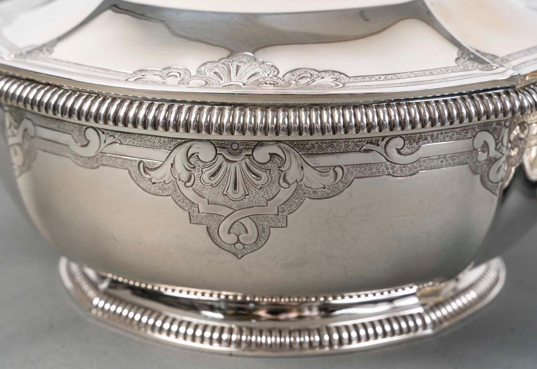 French Lapparra - Vegetable Dish And Sauce Boat In Solid Silver Circa 19th Century For Sale