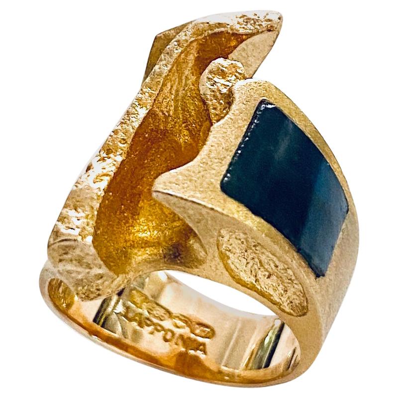 Lapponia 14 Karat Yellow Gold Ring Labradoriet Stone 1974 Design Björn Weckström