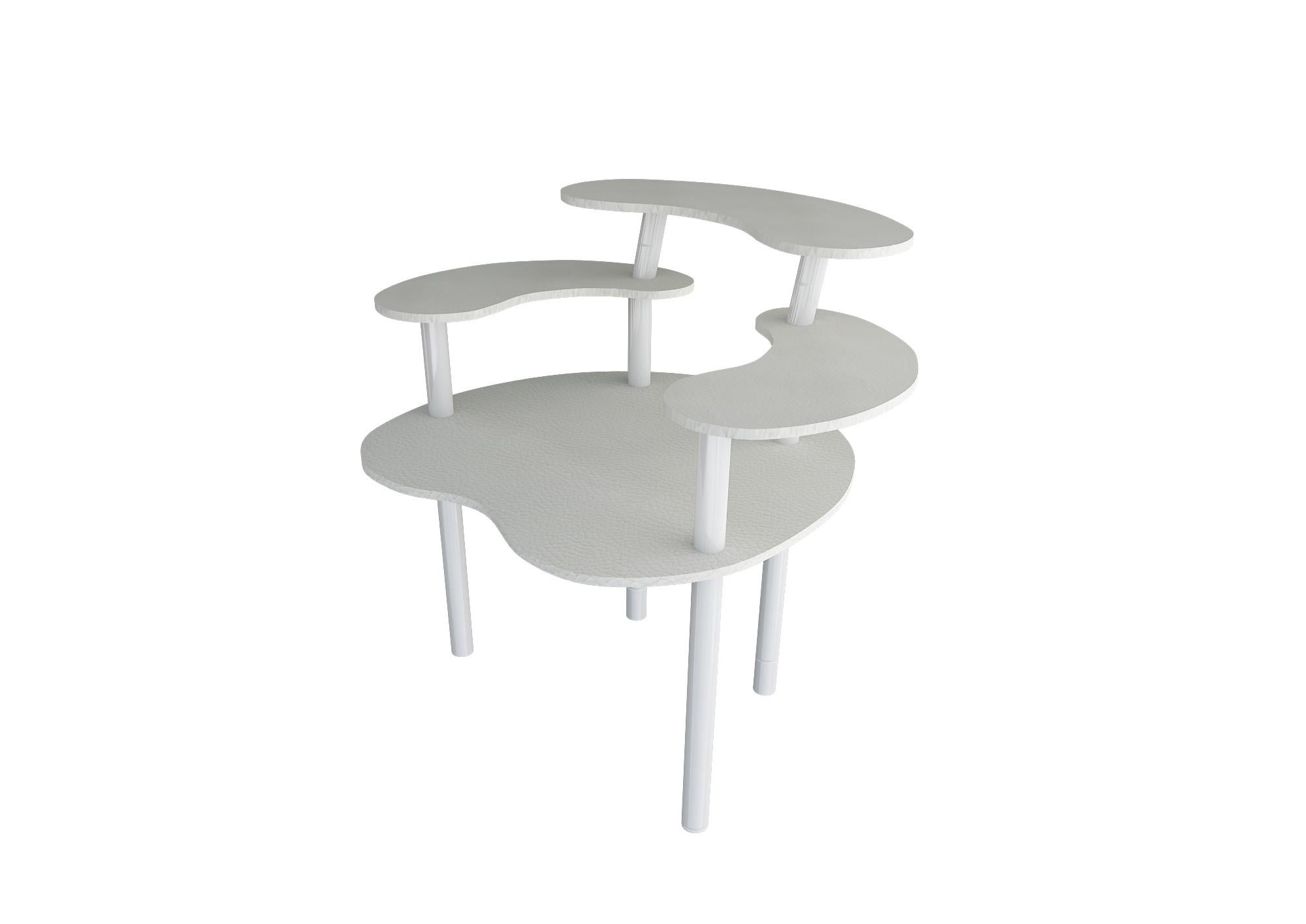 Silla Alffie beige lacada de Melis Tatlicibasi Moderno en venta