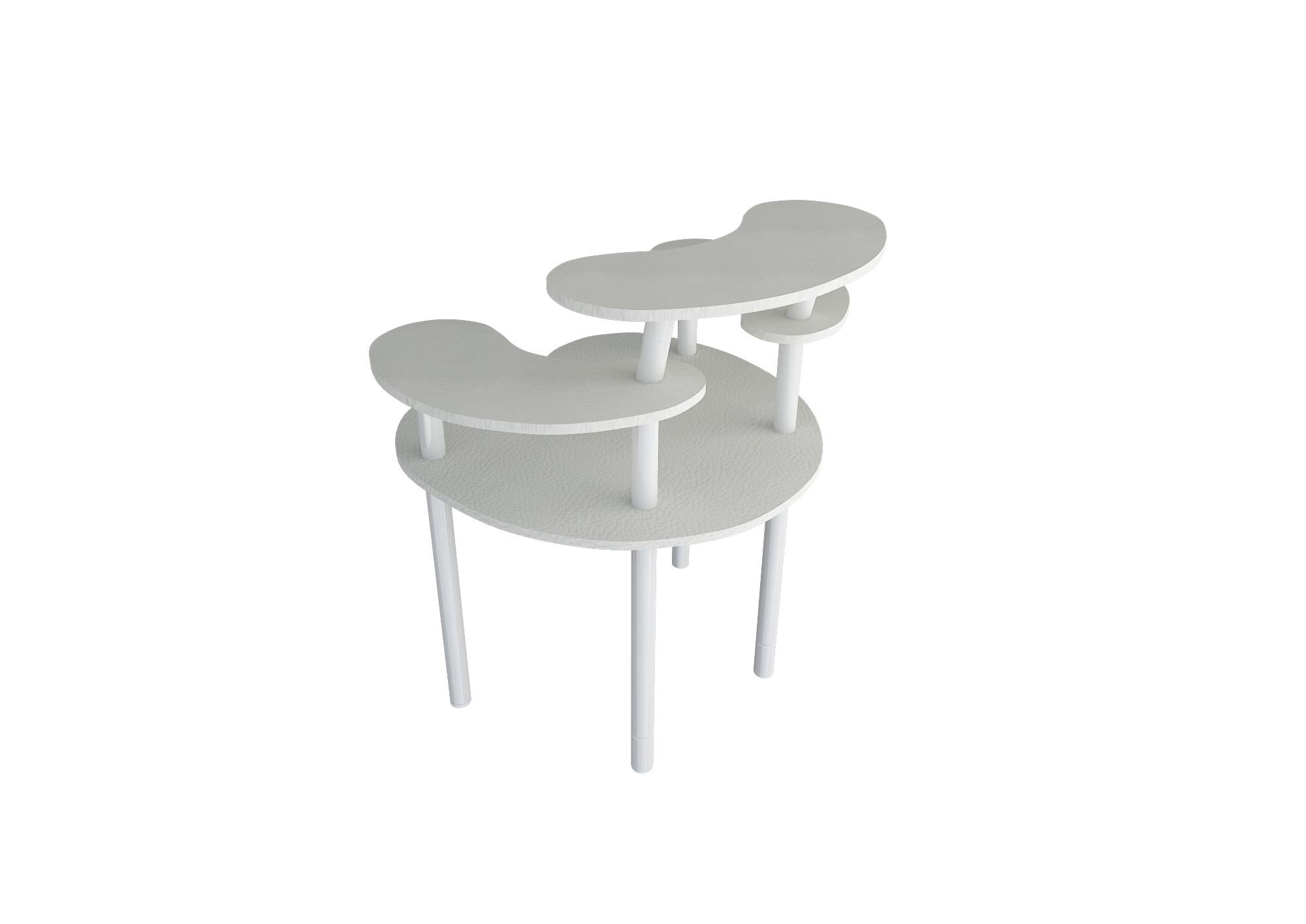 Silla Alffie beige lacada de Melis Tatlicibasi en Nuevo estado para la venta en Geneve, CH