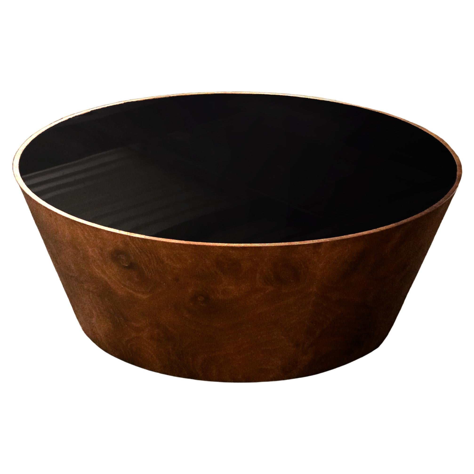 Table basse ronde en verre laqué de Tatjana von Stein, France