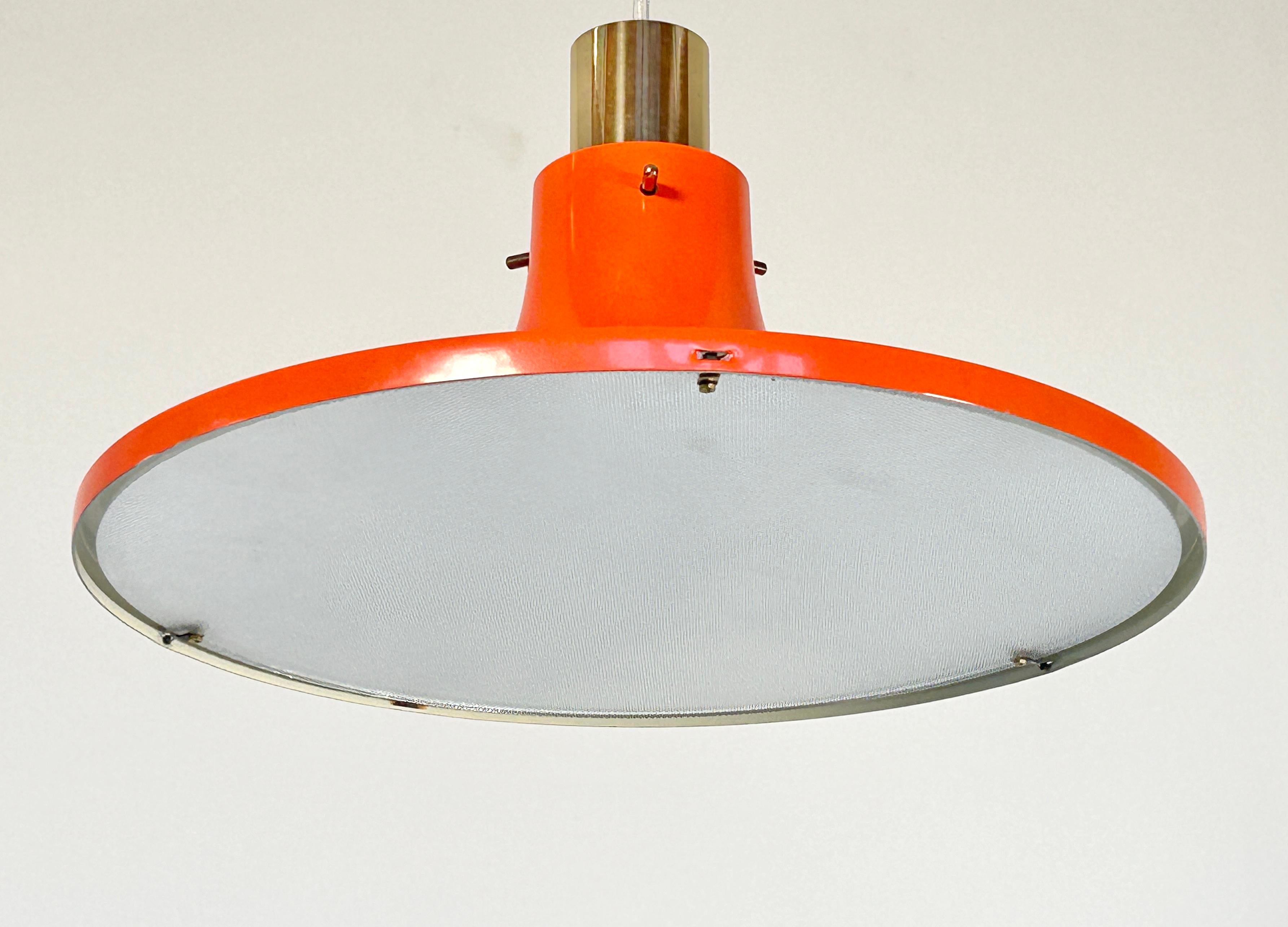 Laquered Hans Agne Jakobssen AB Markaryd pendant lamp 1960ies In Good Condition For Sale In Offenburg, Baden Wurthemberg