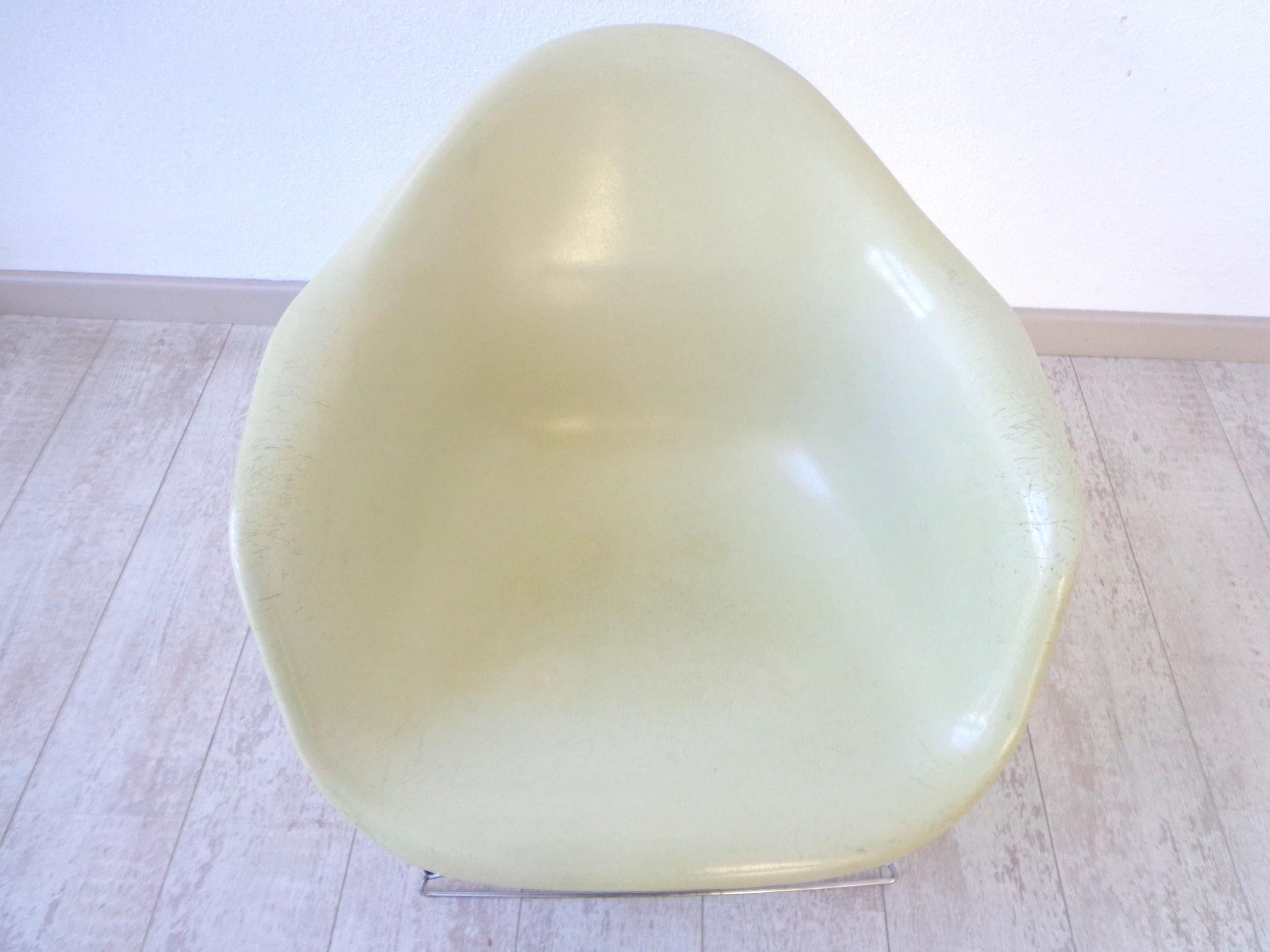 LAR Armchair by Charles & Ray Eames for Herman Miller 1960s For Sale 3
