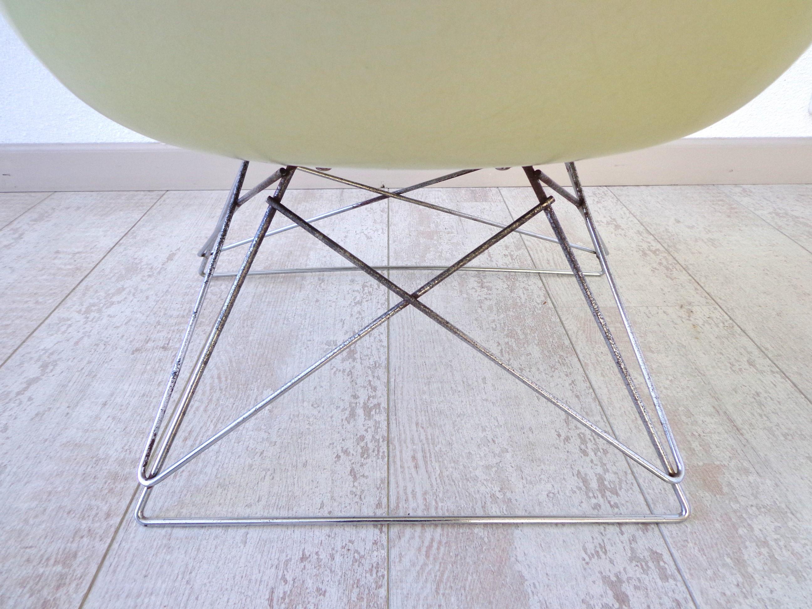 LAR Armchair by Charles & Ray Eames for Herman Miller 1960s In Good Condition In WIJCKEL, NL