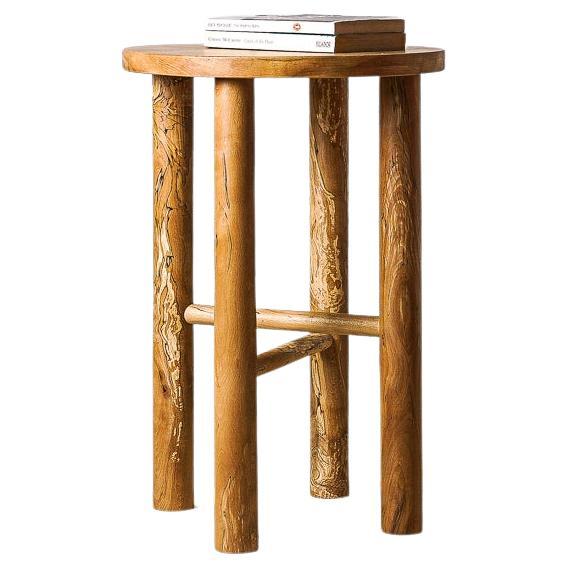 Table d'appoint ronde Lara avec pieds cylindriques, hêtre spalted, par Mythology en vente