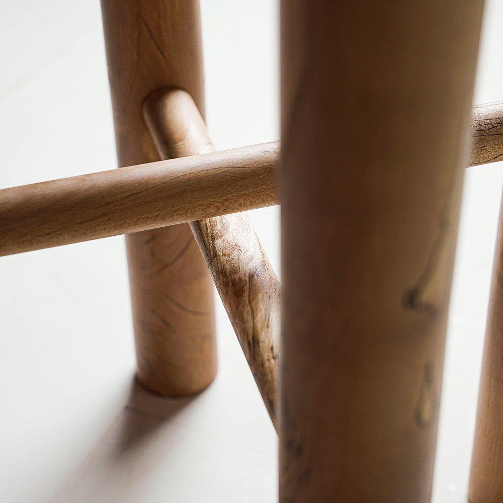 Postmoderne Table d'appoint Lara par Mythology en vente