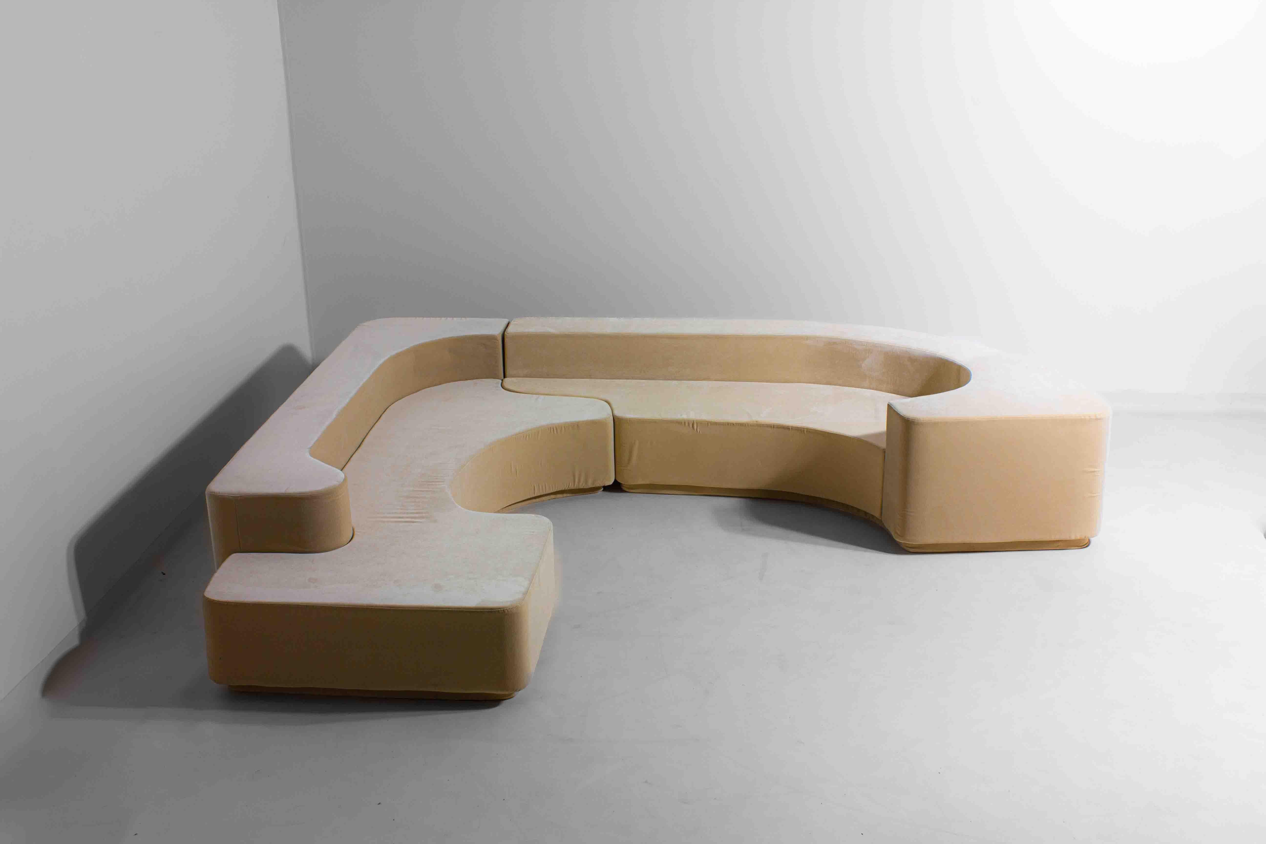 'Lara' sofa by Roberto Pamio for Stilwood in beige velvet, Italy 1958 For Sale 1