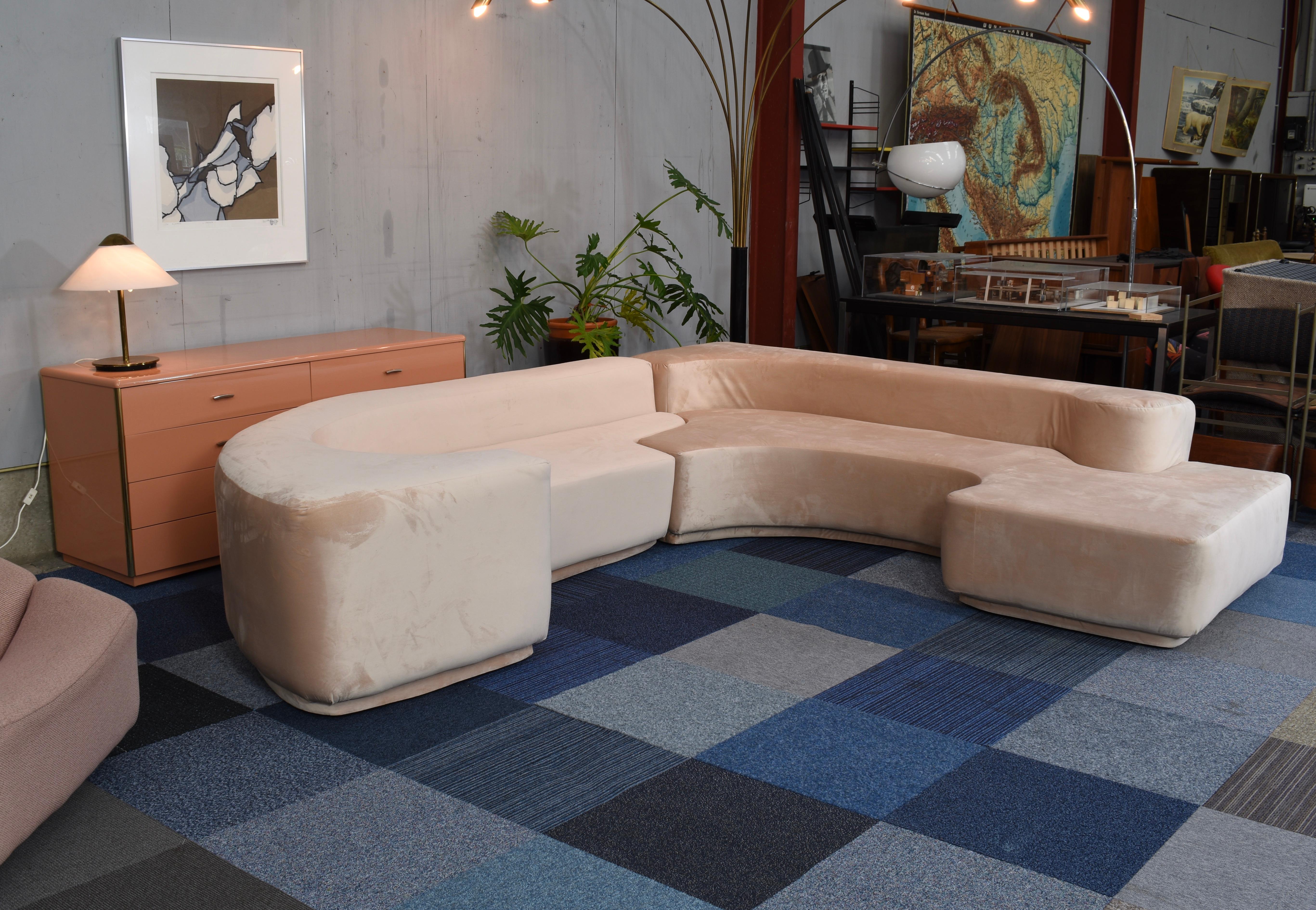 Iconic Lara sofa designed by Noti Massari, Roberto Pamio and Renato Toso for Stilwood, Italy – 1968.

The sofa consists of two pieces that come together in the middle. It is completely made of cold foam and has been reupholstered in a soft pink