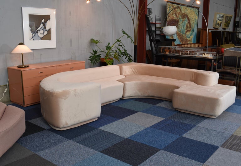 Iconic Lara sofa designed by Noti Massari, Roberto Pamio and Renato Toso for Stilwood, Italy – 1968.

The sofa consists of two pieces that come together in the middle. It is completely made of cold foam and has been reupholstered in a soft pink