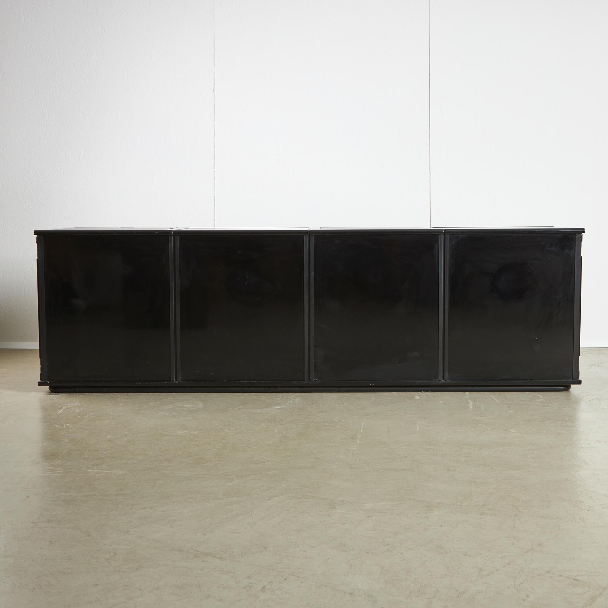 Larco Series Sideboard by Gianfranco Frattini for Molteni, 1970s In Good Condition For Sale In Budapest, HU