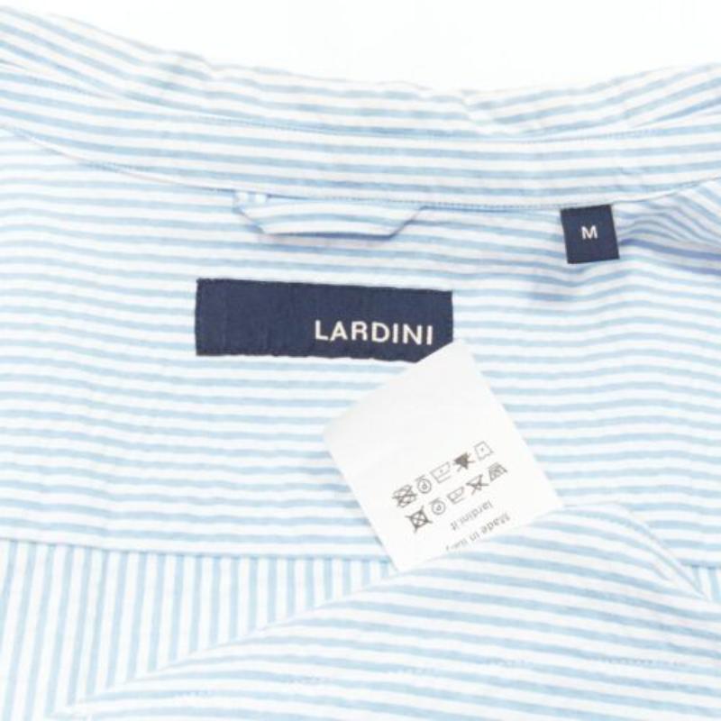 Lardini blazer a 2 bottoni a righe bianche e blu in seersucker marrone M in vendita 3