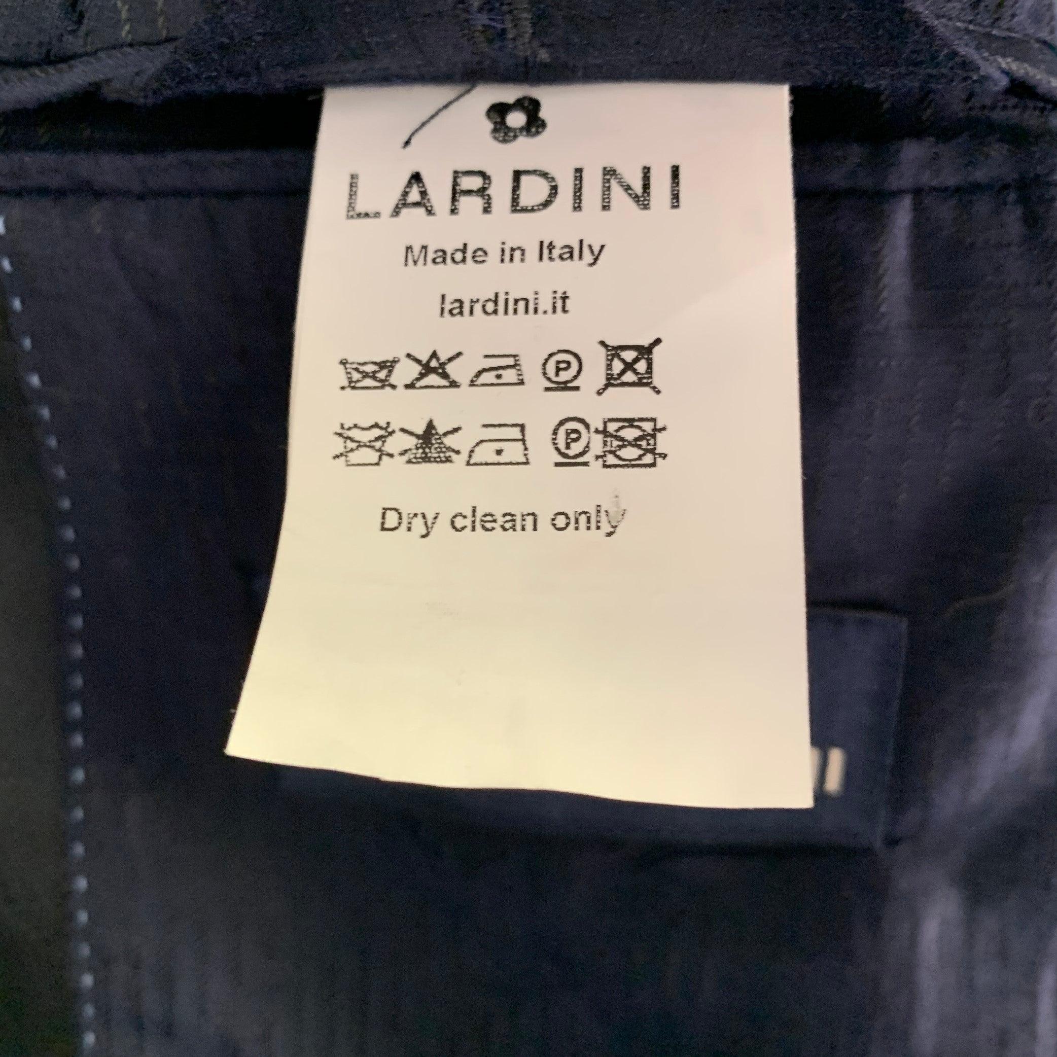 LARDINI Tuxedo croisé en laine noire marine, taille 38 en vente 5
