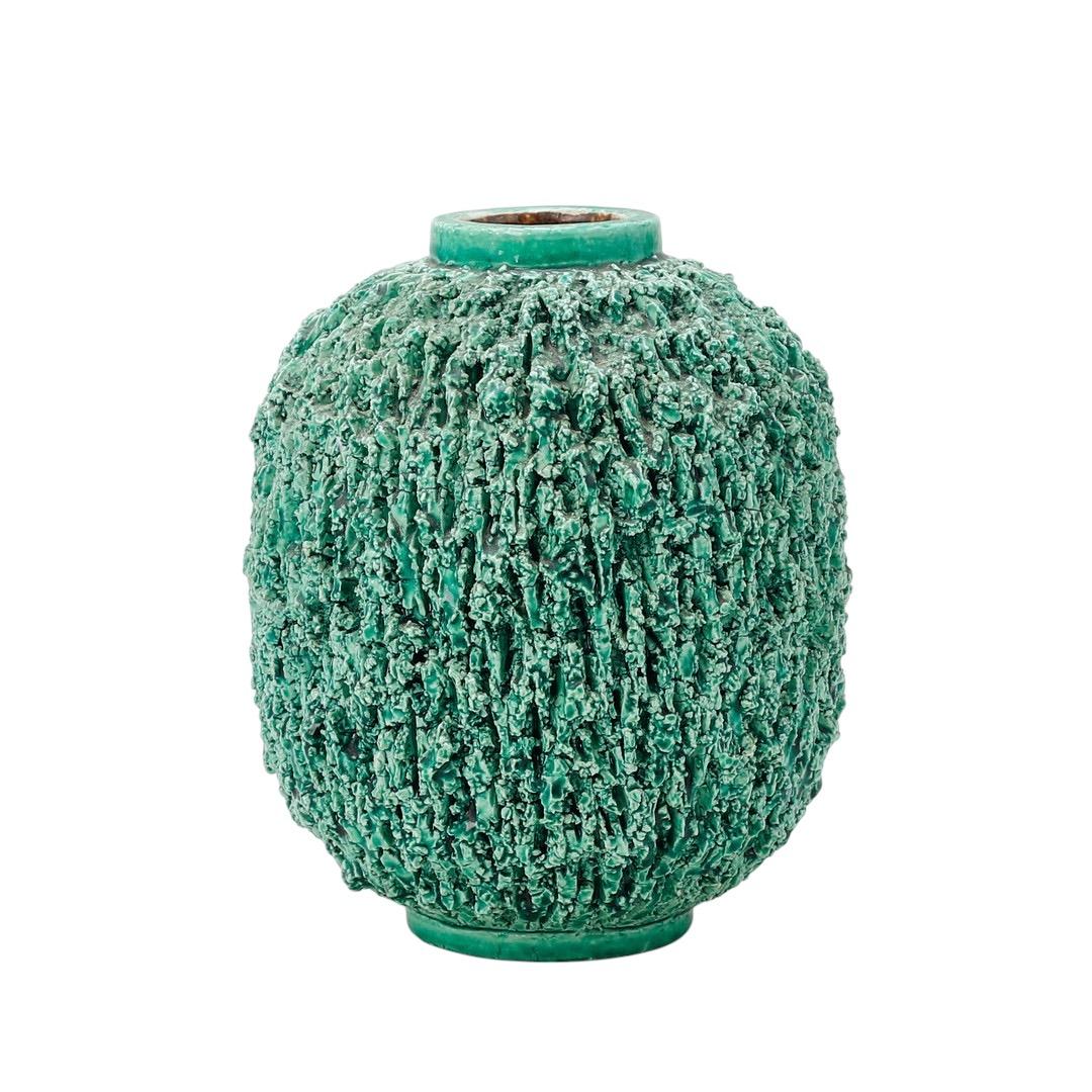 Art Déco Vaso a forma di Chamotte di The Artful Green 'Hedgehog' di Gunnar Nylund. Rorstrand, anni '30 in vendita