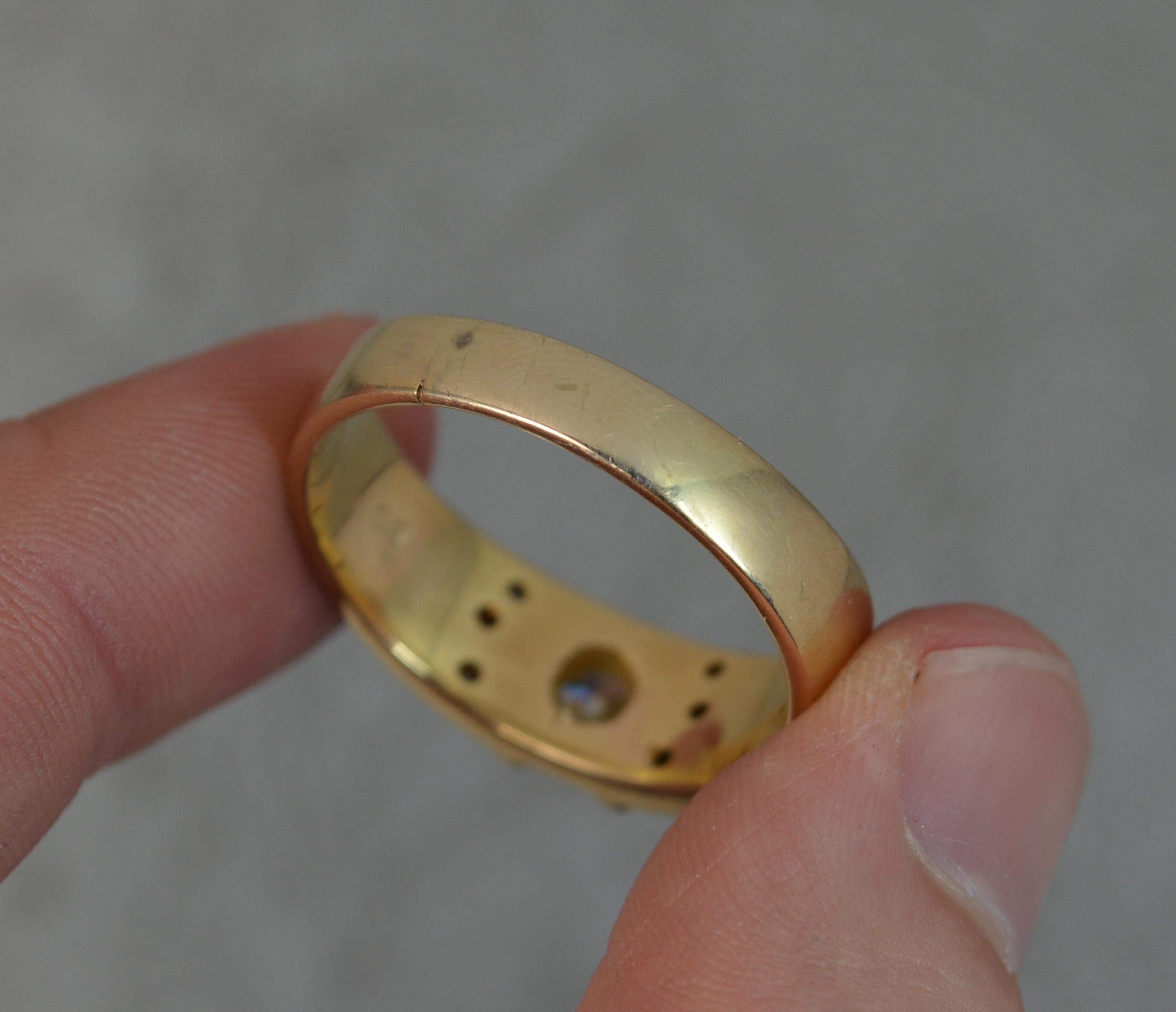 Round Cut Large 0.75 Carat Diamond 9 Carat Gold Ring