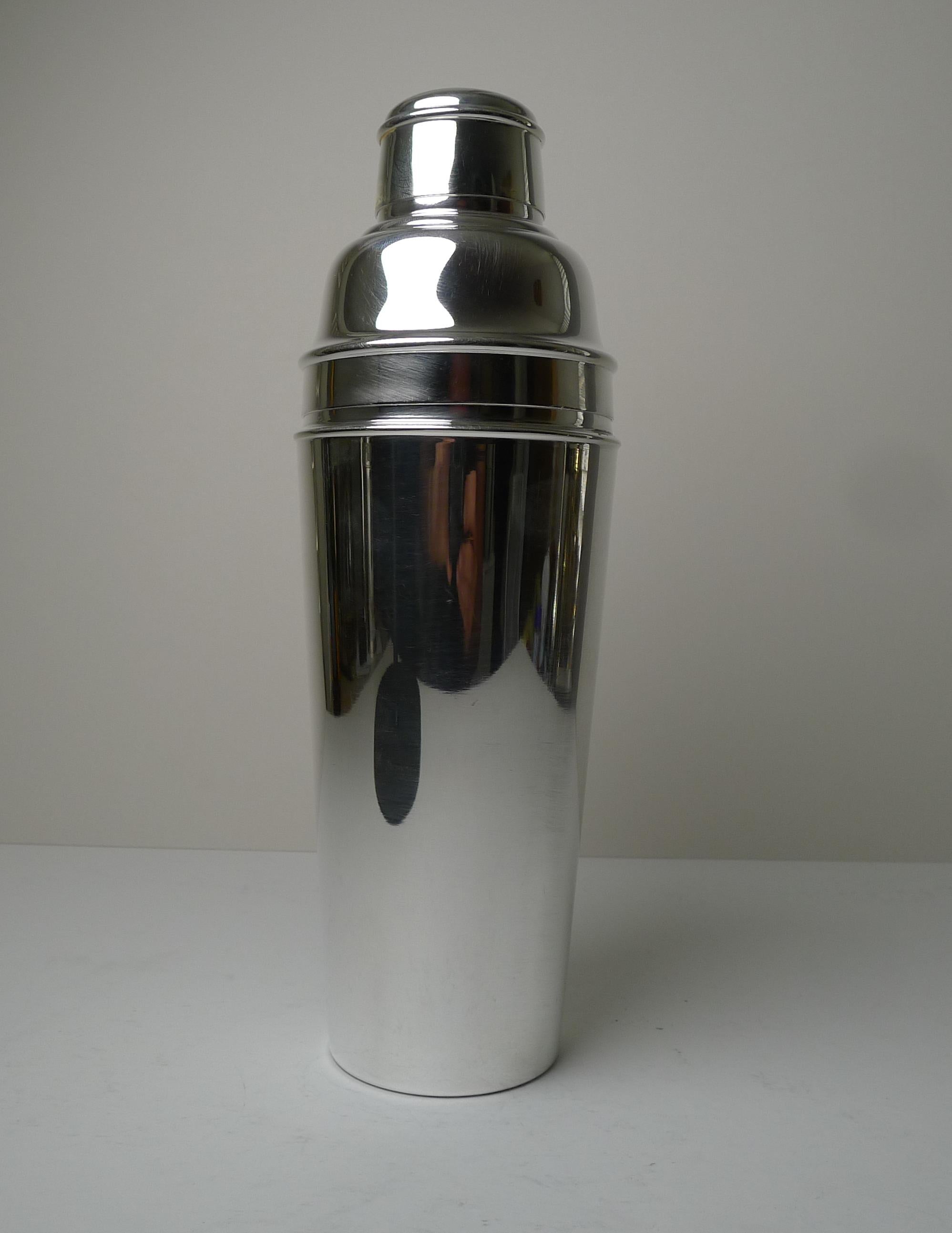 European Large 1 1/2 Pint Art Deco Cocktail Shaker by Mappin & Webb For Sale