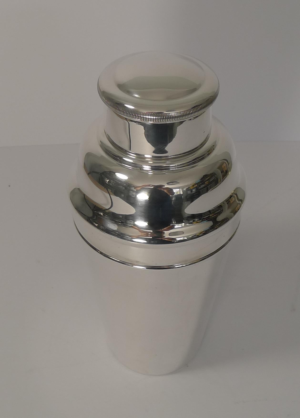 English Large 1 1/2 Pint Art Deco Cocktail Shaker by William Suckling, circa 1930