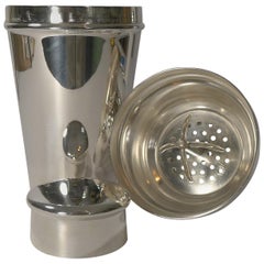 Large 1 1/4 Pint Art Deco Cocktail Shaker by William Suckling, circa 1930