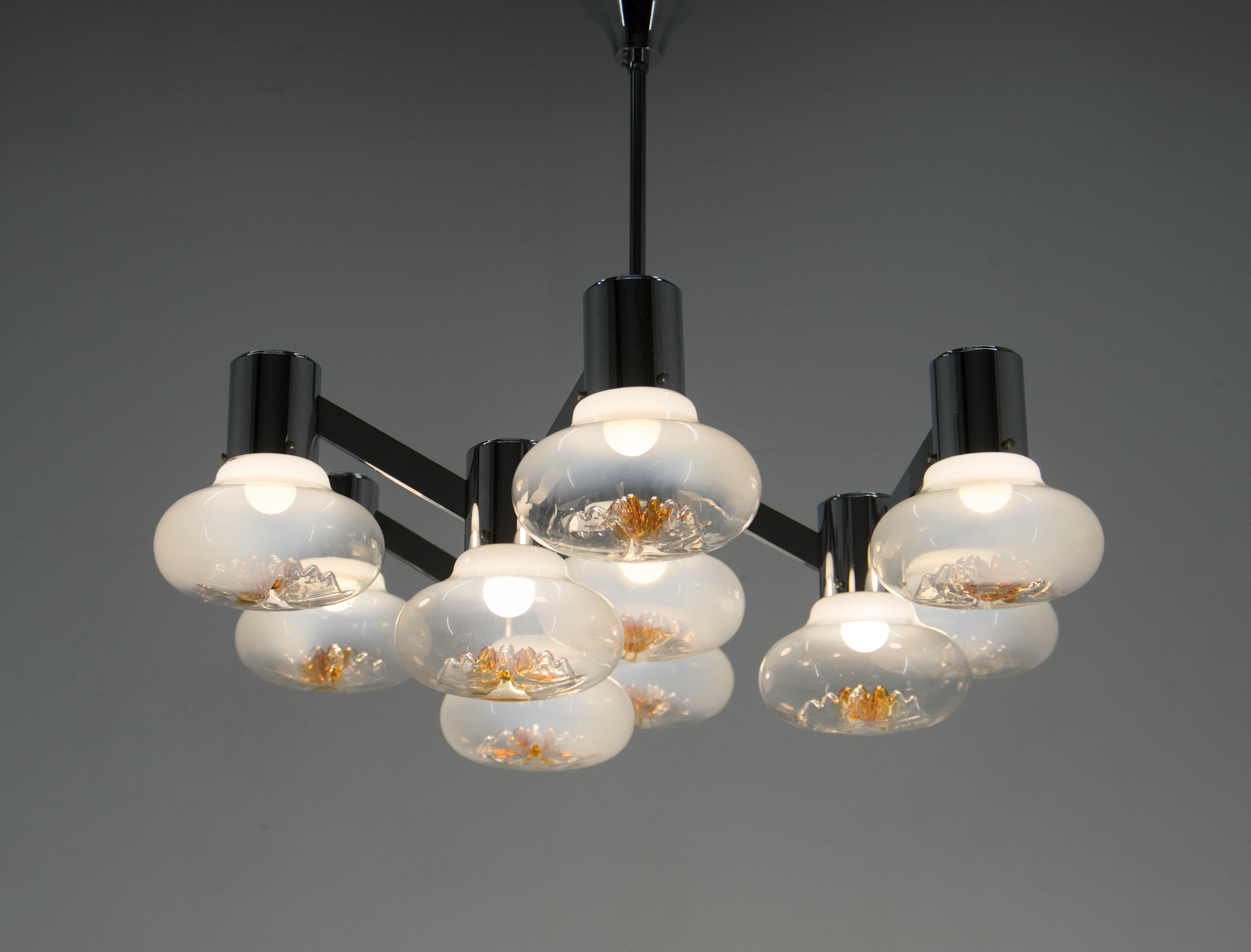 Mid-Century Modern Large 10-flamming Chandelier, Italy, 1970s For Sale