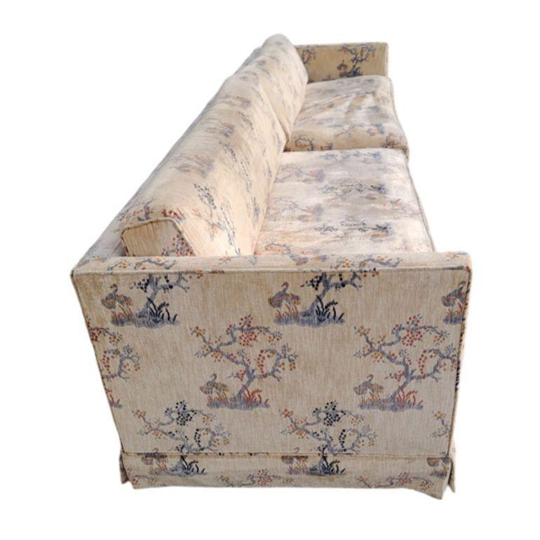 Large 10' James Mount Style Embroidered Floral Modrenist Section Sofa In Excellent Condition For Sale In Van Nuys, CA