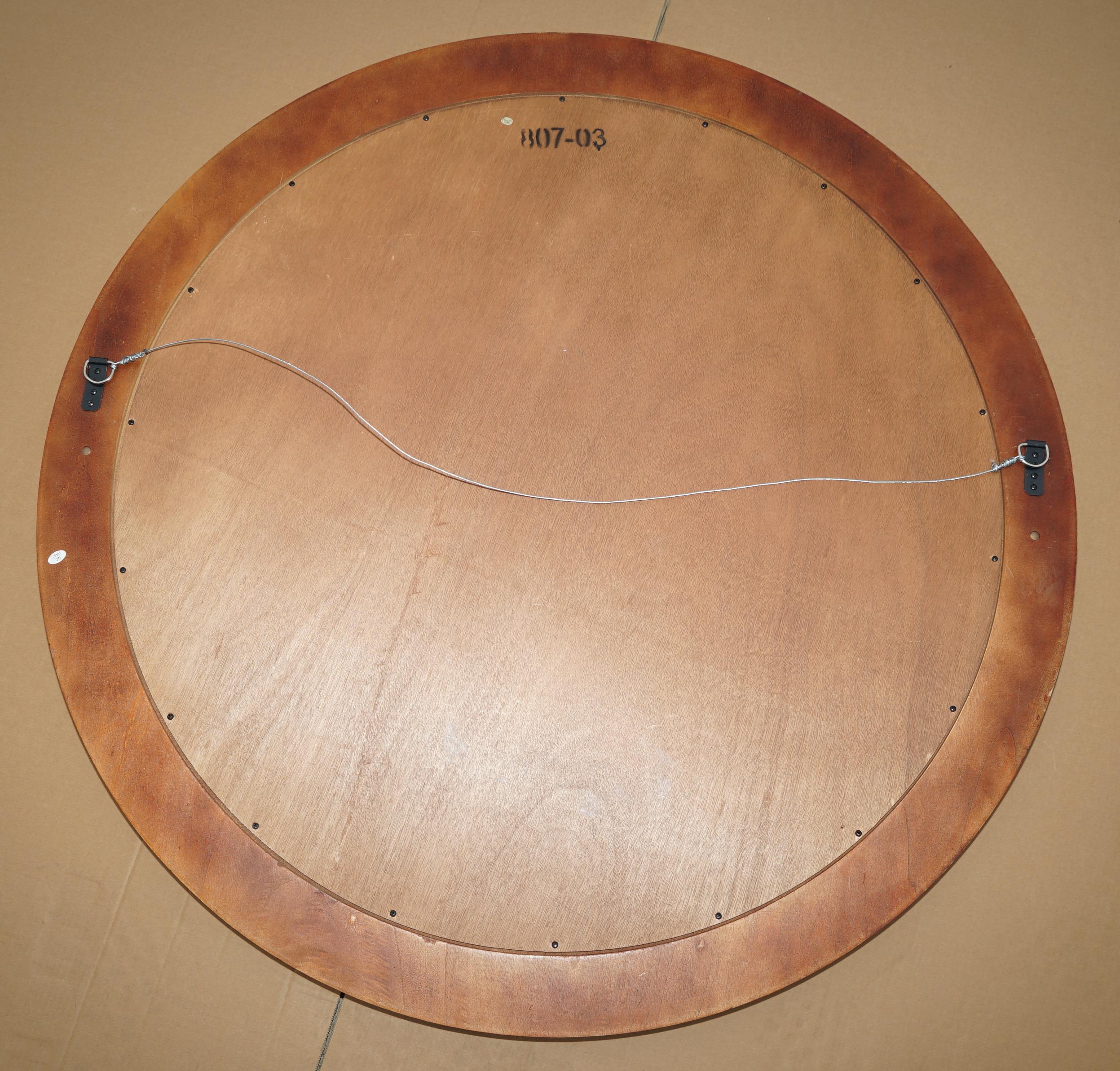 20ième siècle LARGE MIROIR MURAL ROND EN BOIS DUR DE 111CM WiDE CONTEMPORAIN en vente