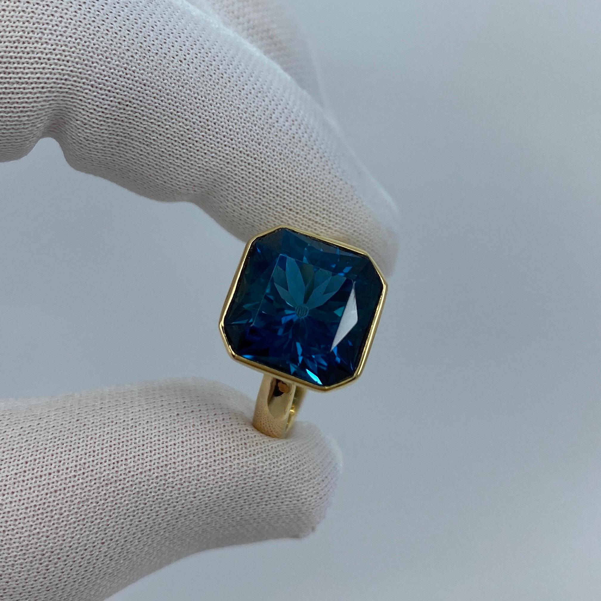 Taille radiant Grande bague en or 18 carats faite à la main avec topaze bleue de Londres de 11,93 carats, taille carrée fantaisie en vente