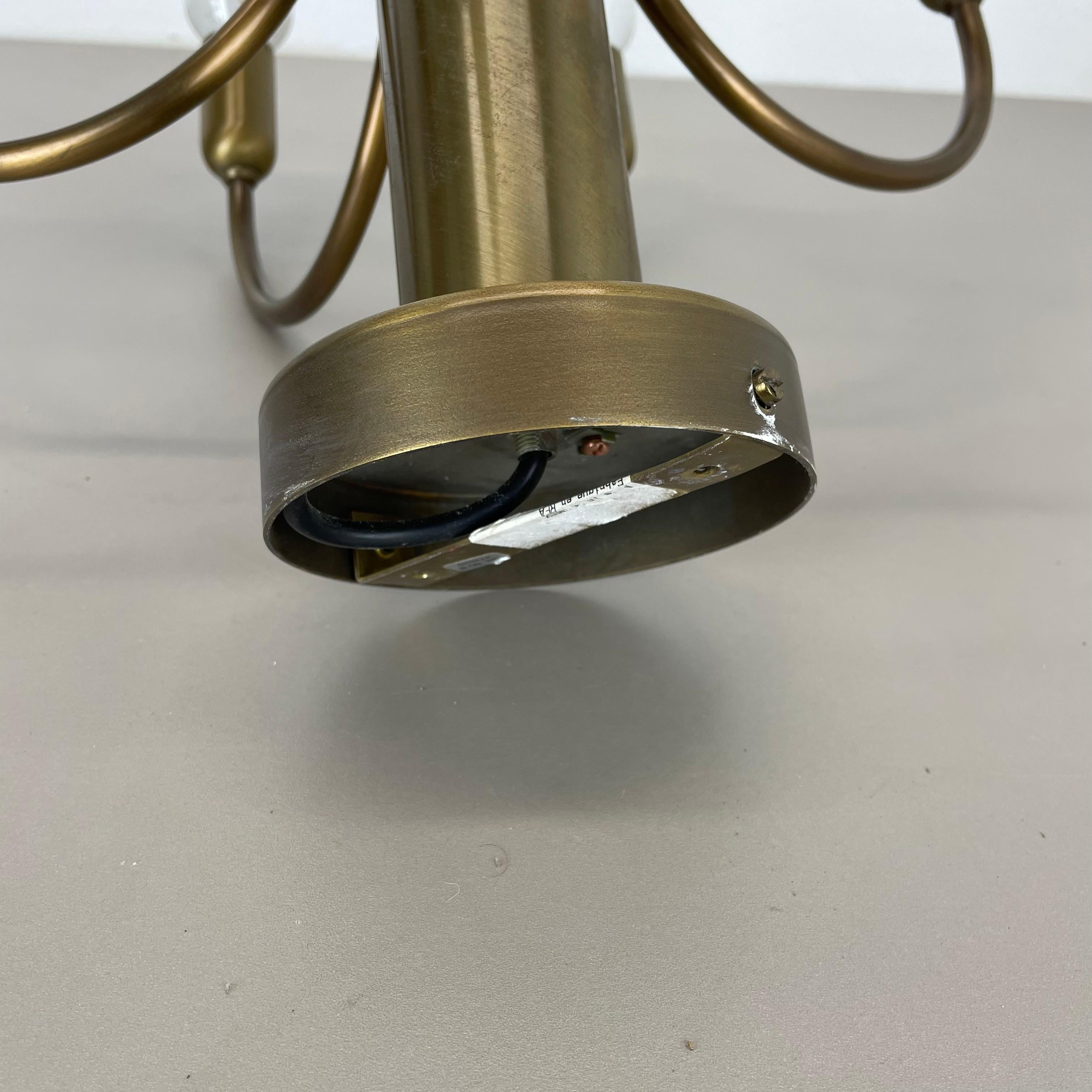 Lámpara de techo grande de 12 brazos de latón macizo Chandelier by WKR Lights, Alemania Años 70 en venta 10