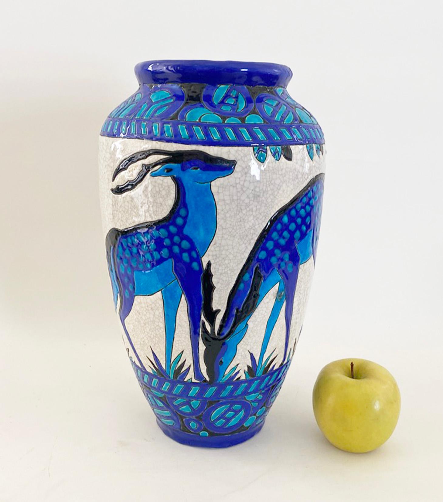 Grand vase en forme de cerf de Charles Catteau for Boch Freres pour Charles Catteau Bon état - En vente à Minneapolis, MN