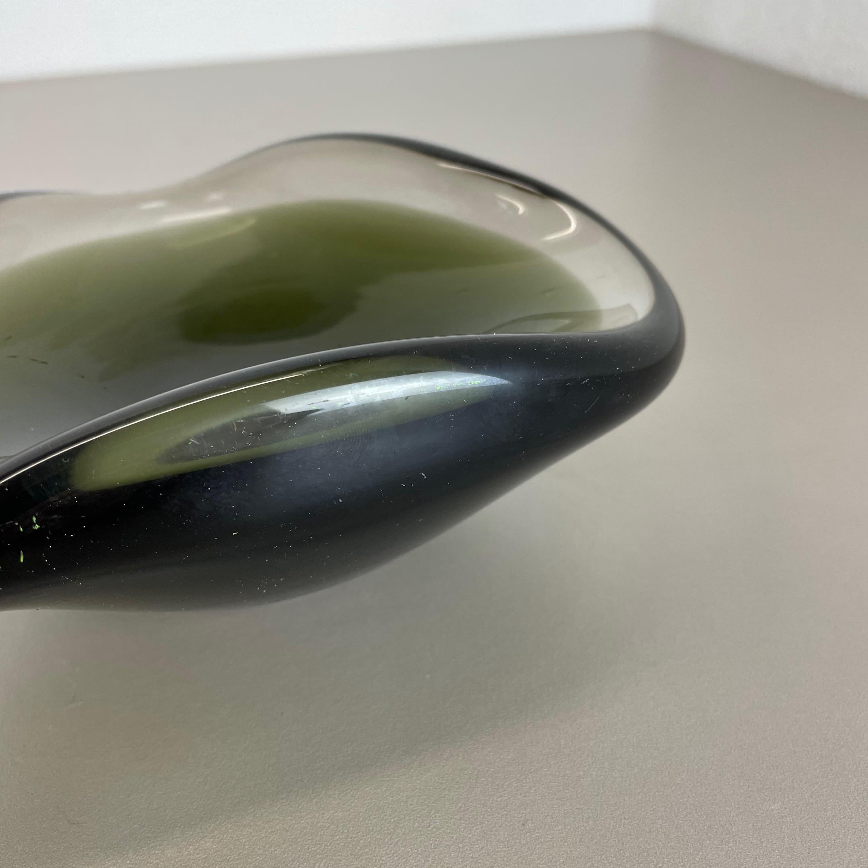 Murano Glass Large 1, 3kg Murano Sculptural Glass Element Shell Ashtray Murano, Italy, 1970 For Sale