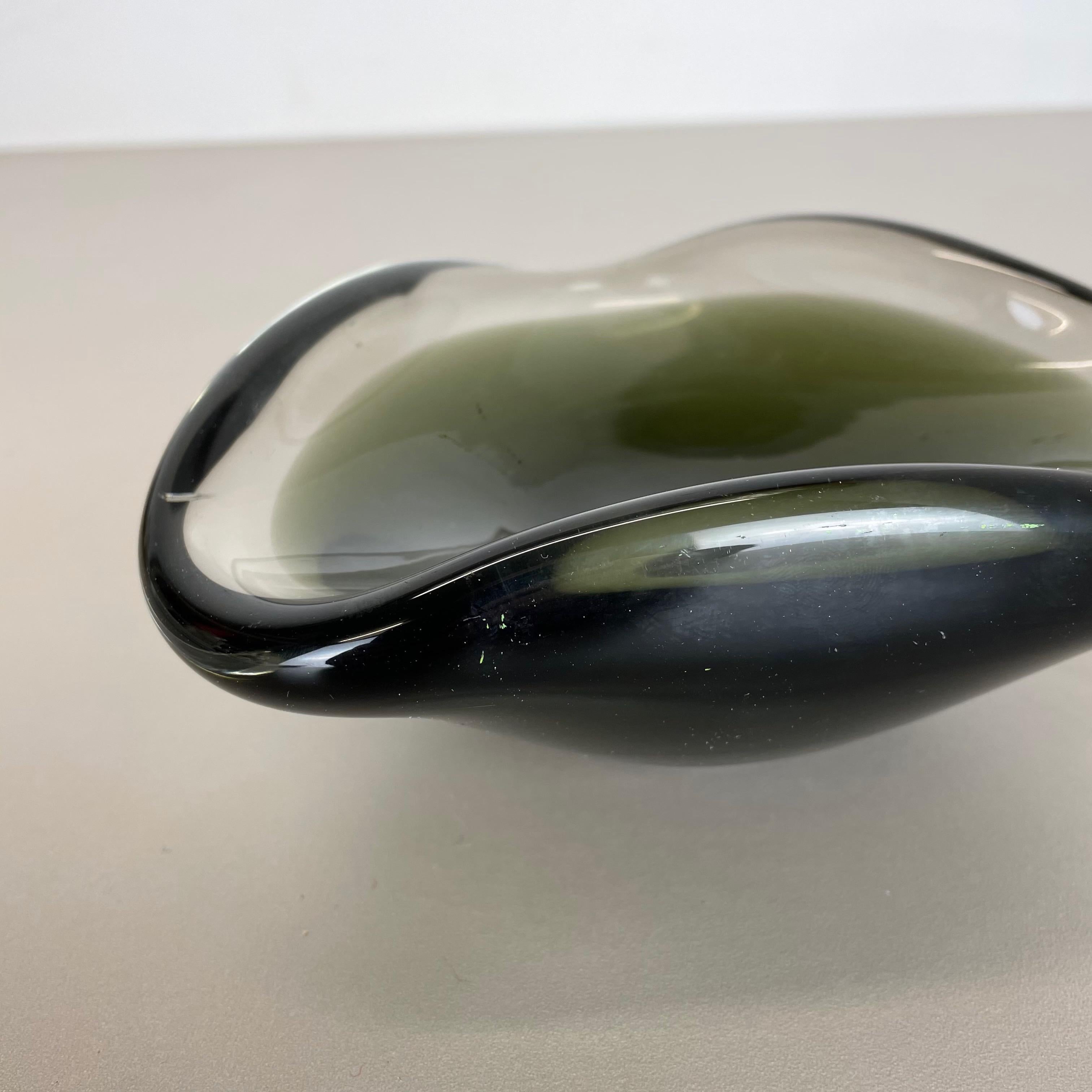 Large 1, 3kg Murano Sculptural Glass Element Shell Ashtray Murano, Italy, 1970 For Sale 1
