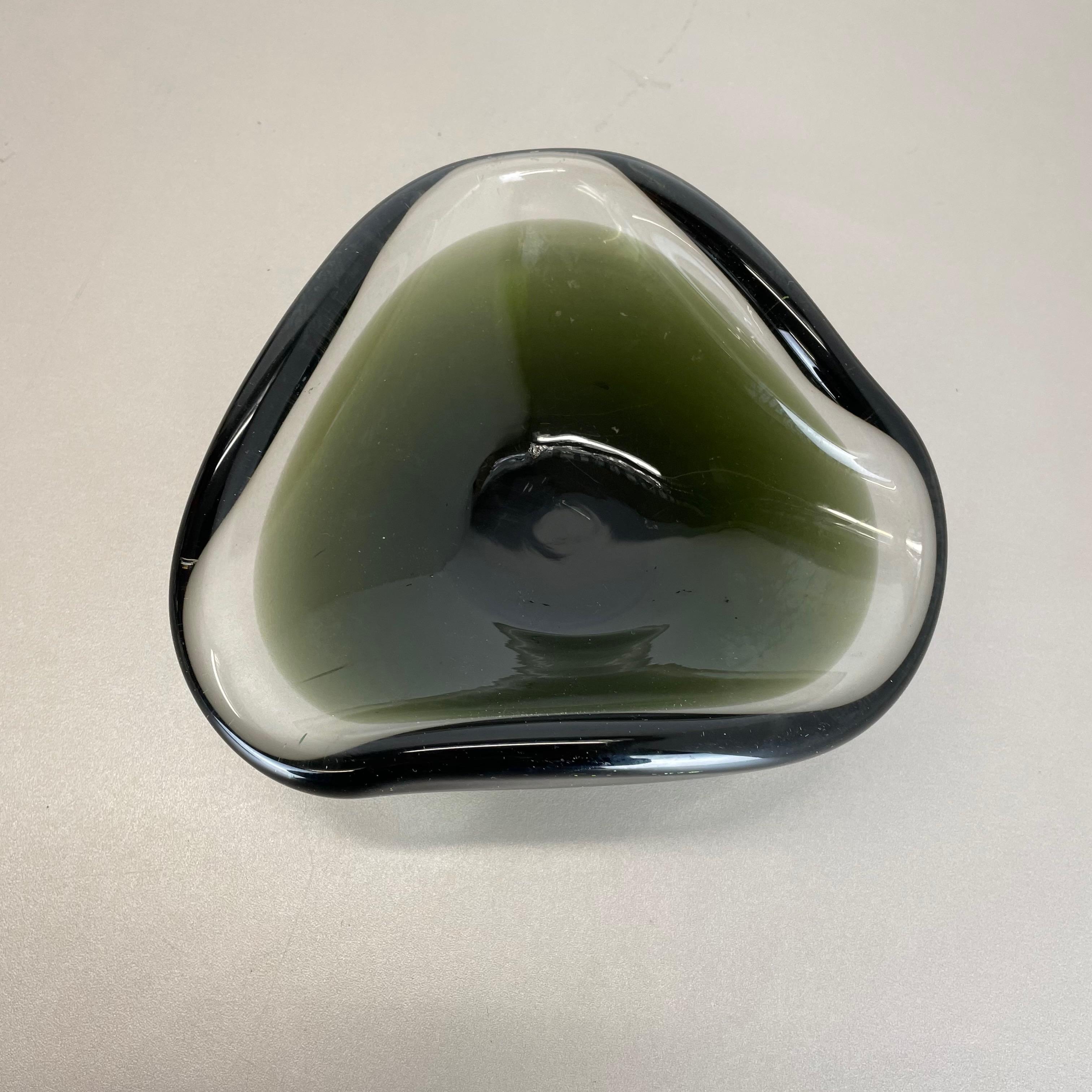 Large 1, 3kg Murano Sculptural Glass Element Shell Ashtray Murano, Italy, 1970 For Sale 2
