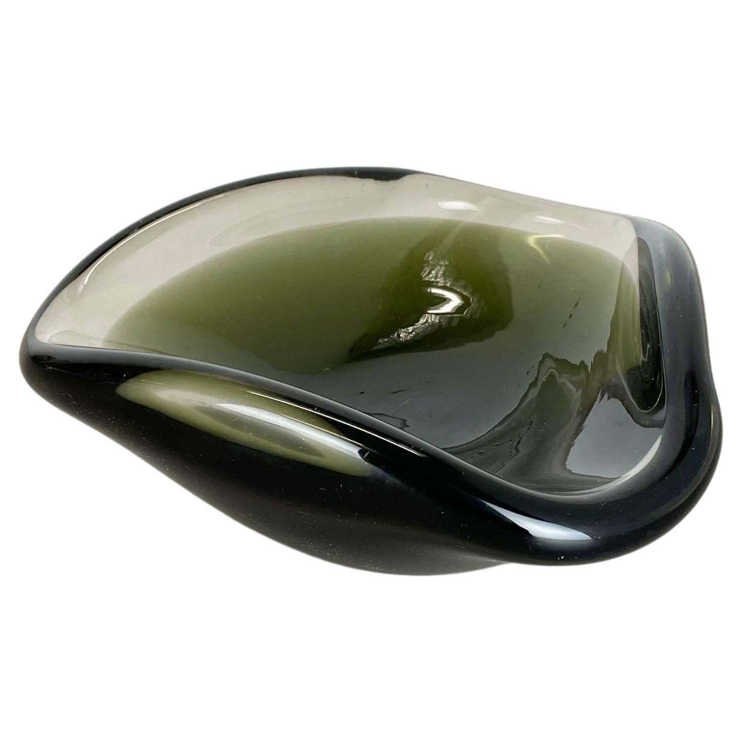 Large 1, 3kg Murano Sculptural Glass Element Shell Ashtray Murano, Italy, 1970 For Sale