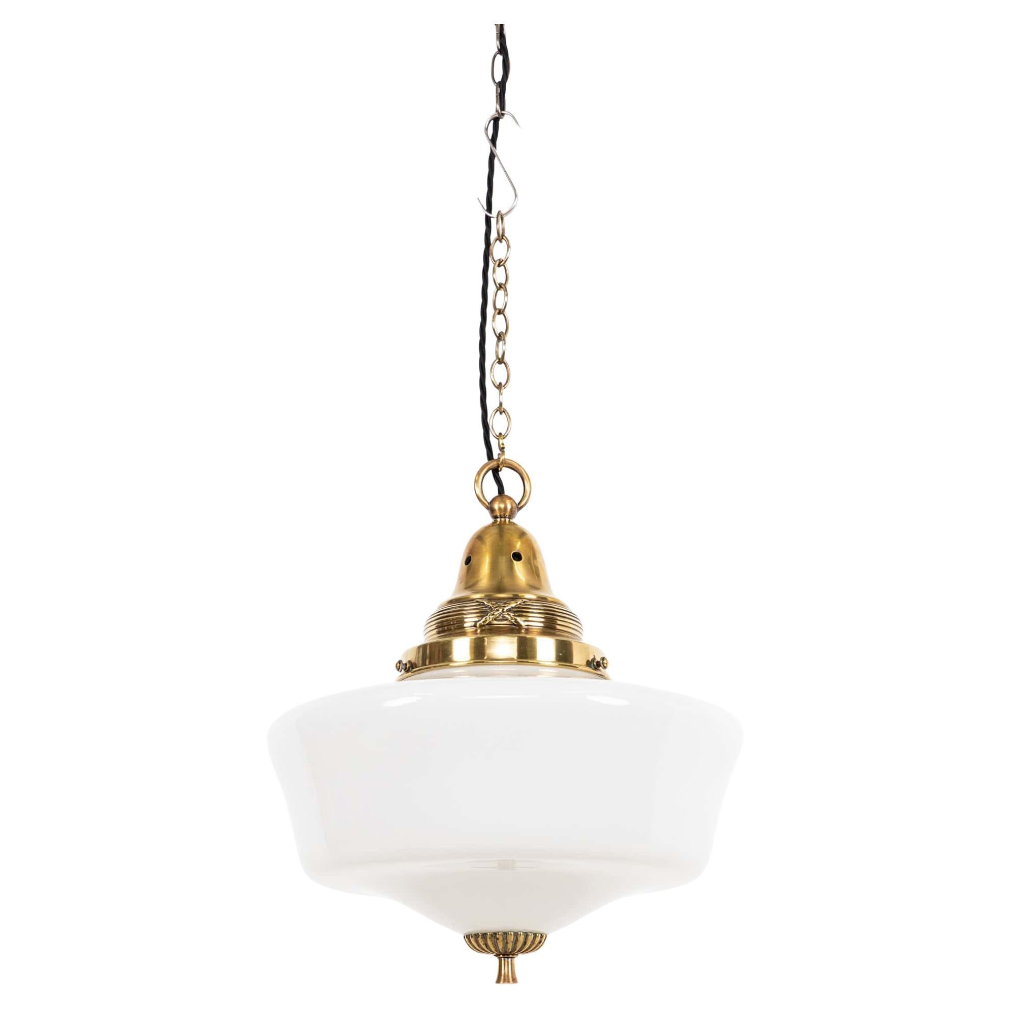 Lámpara colgante grande de cristal opalino de iglesia Art Decó de 14", C.1920