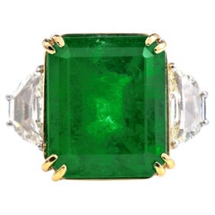 Large 14.75ct Colombian Emerald  Diamond Platinum Statement Ring 