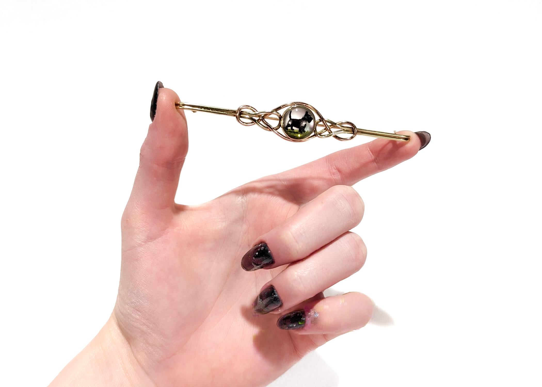 Edwardian Large 14K Gold Brooch with an Essex Crystal of a Scottie Dog For Sale