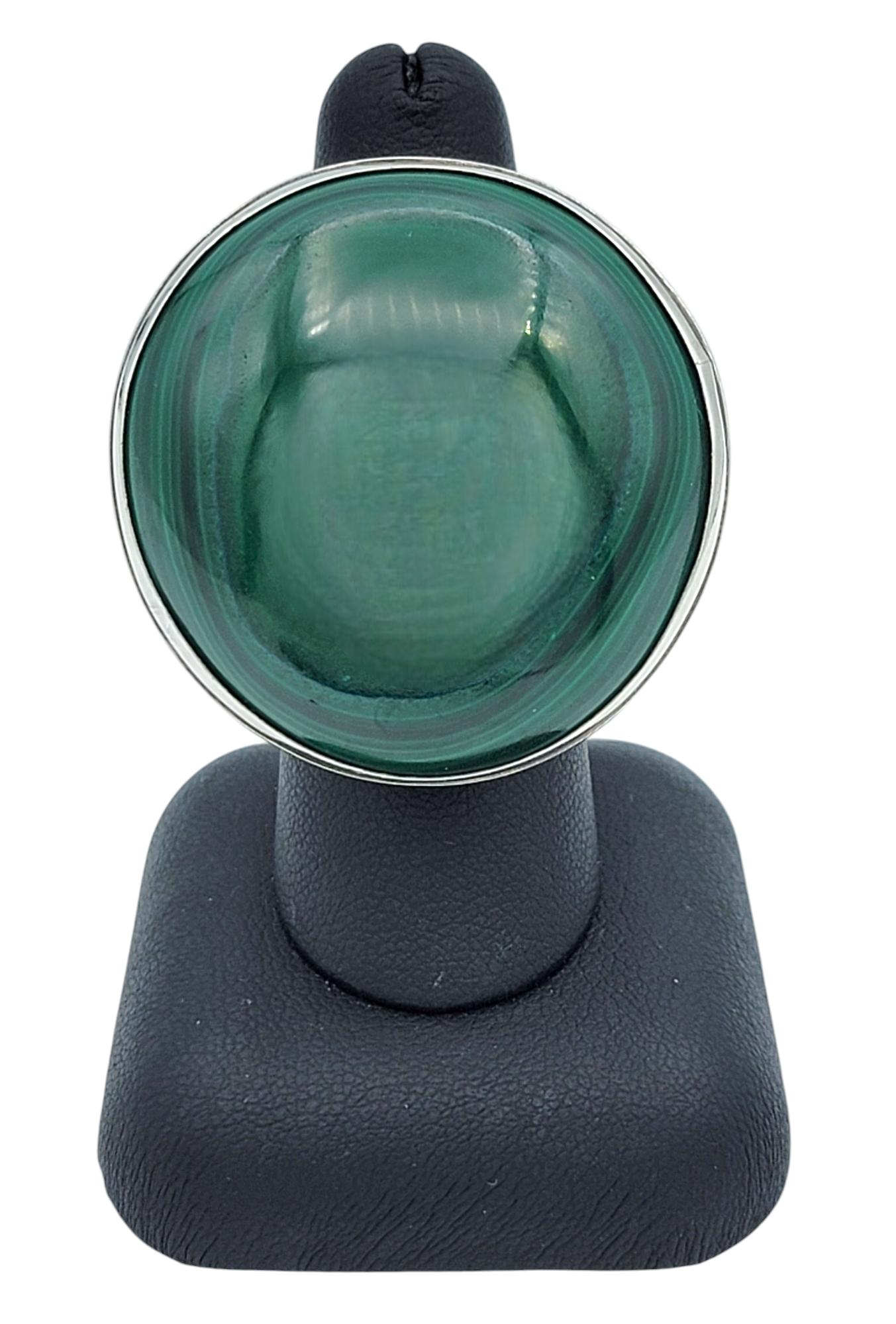 Grande anello con cabochon rotondo di malachite da 1,5