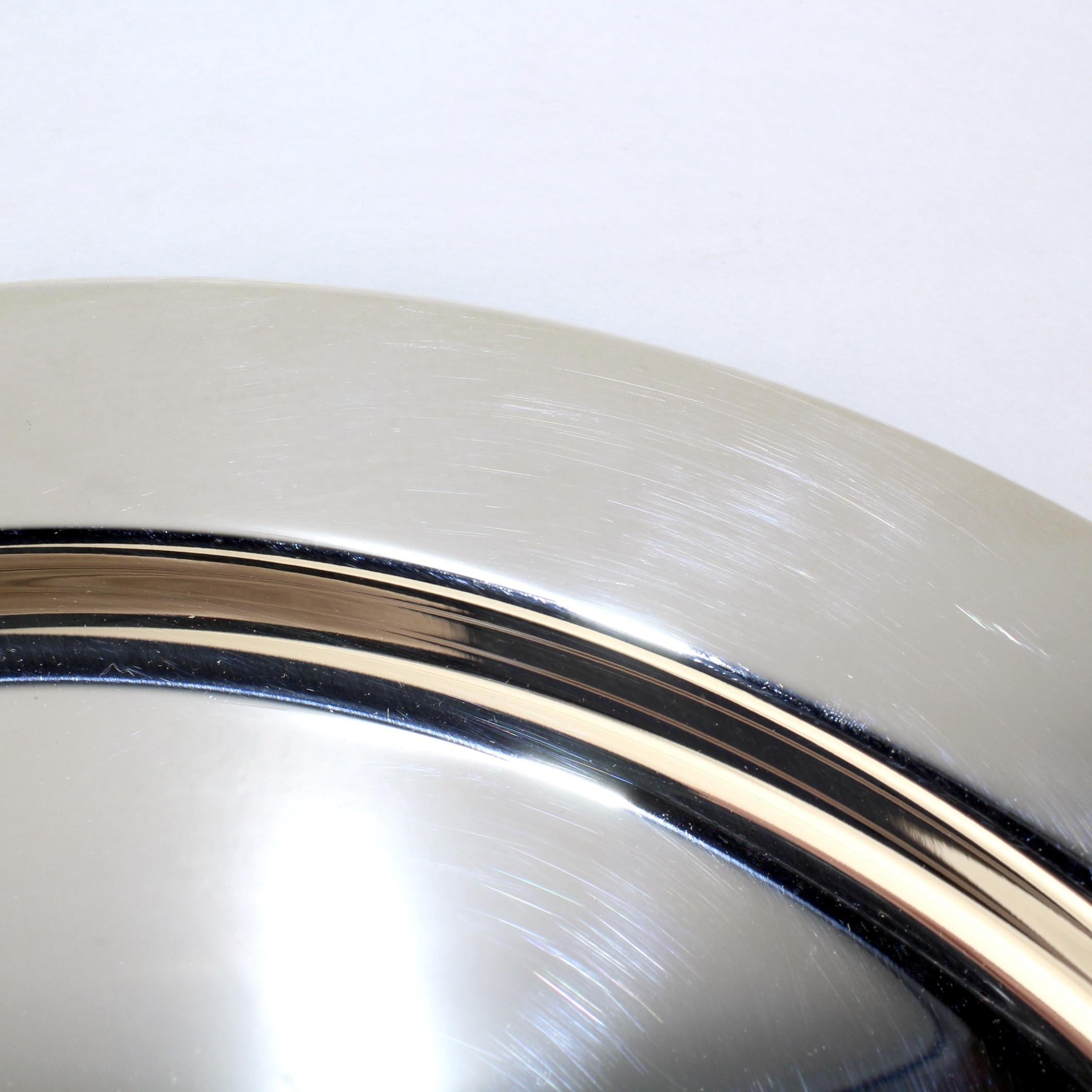 Grand chargeur ou plateau en métal argenté de Richard Meier pour Swid Powell  en vente 5