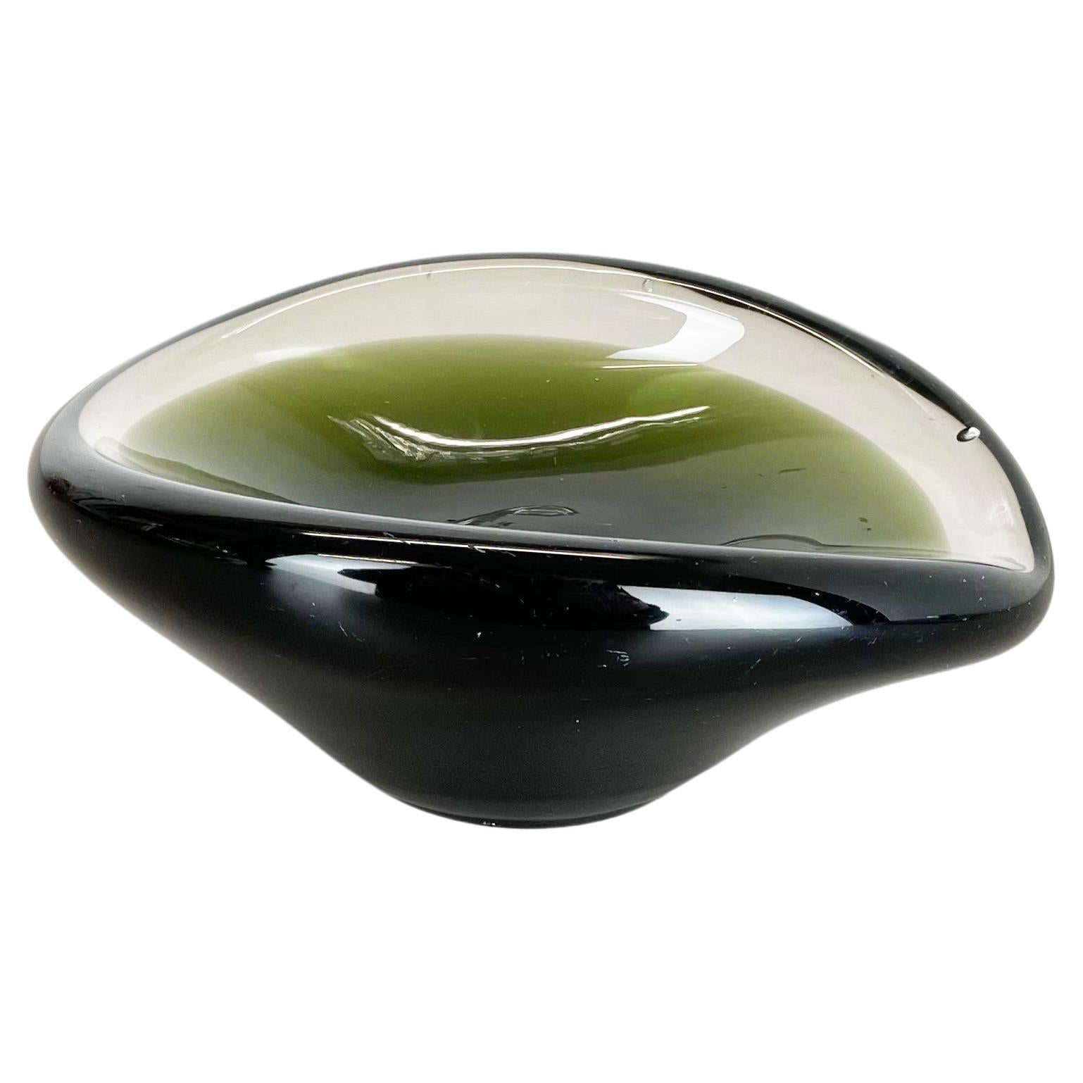 Large 1, 5kg Murano Sculptural Glass Element Shell Ashtray Murano, Italy, 1970 For Sale