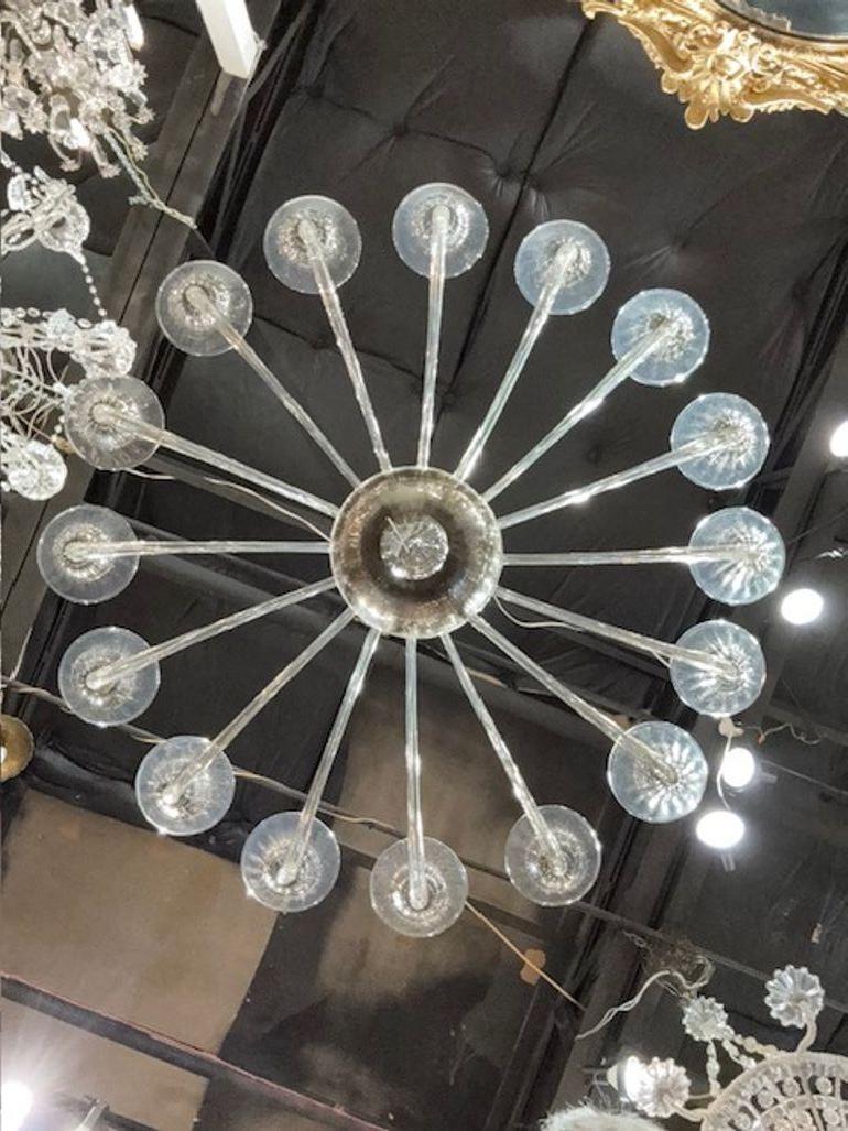 Grande lampadario a 16 bracci in vetro di Murano 