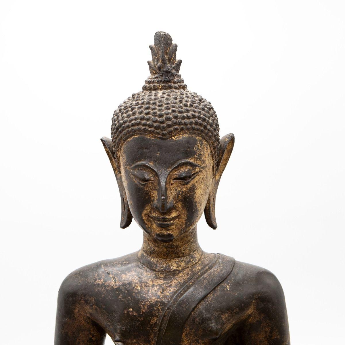 Doré Grand bouddha du Siam en bronze doré des XVIe et XVIIe siècles, de style Sukhothai en vente