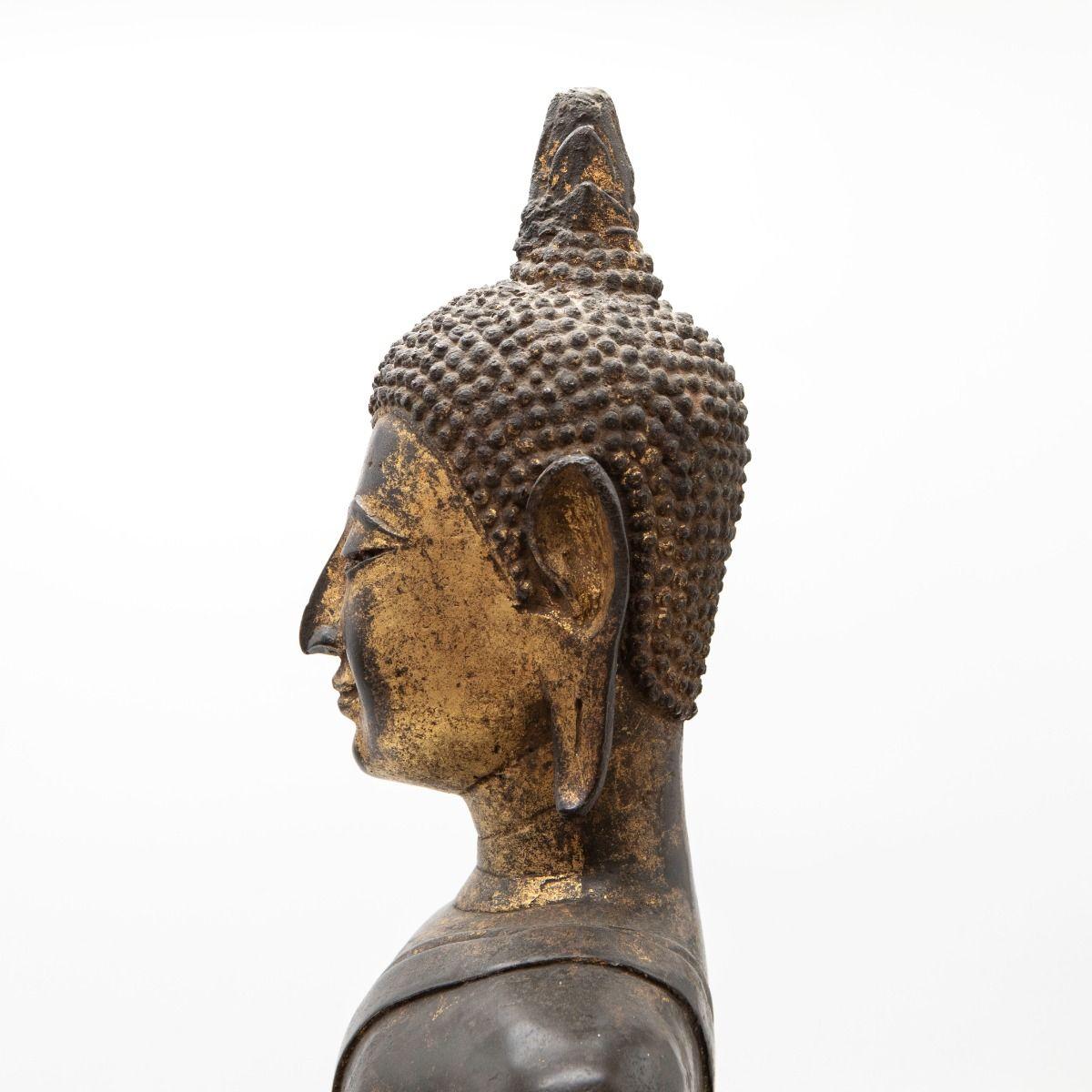 Grand bouddha du Siam en bronze doré des XVIe et XVIIe siècles, de style Sukhothai en vente 1