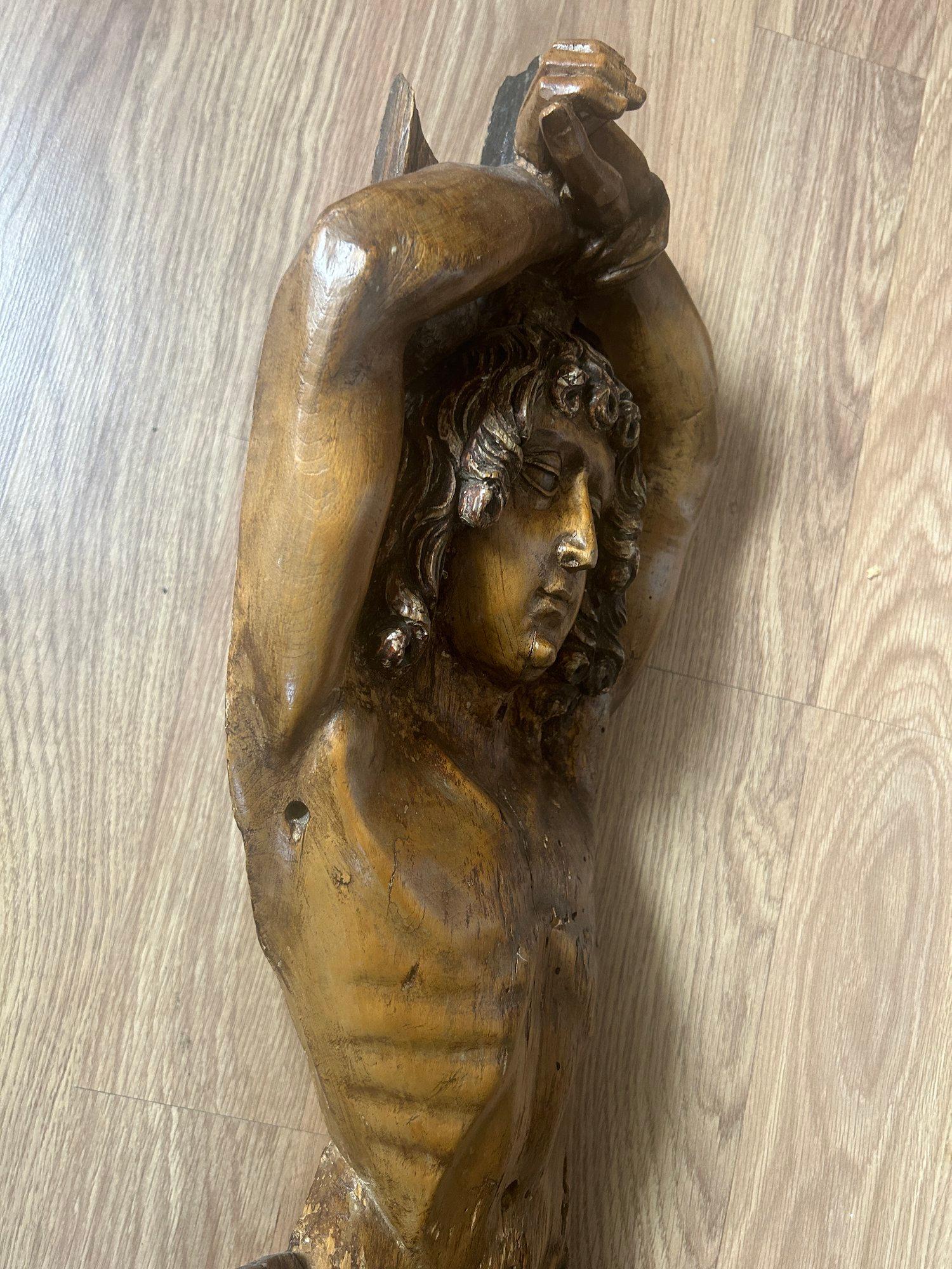 Grande scultura di San Sebastiano in legno di tiglio intagliato tedesco del XVI secolo in vendita 4
