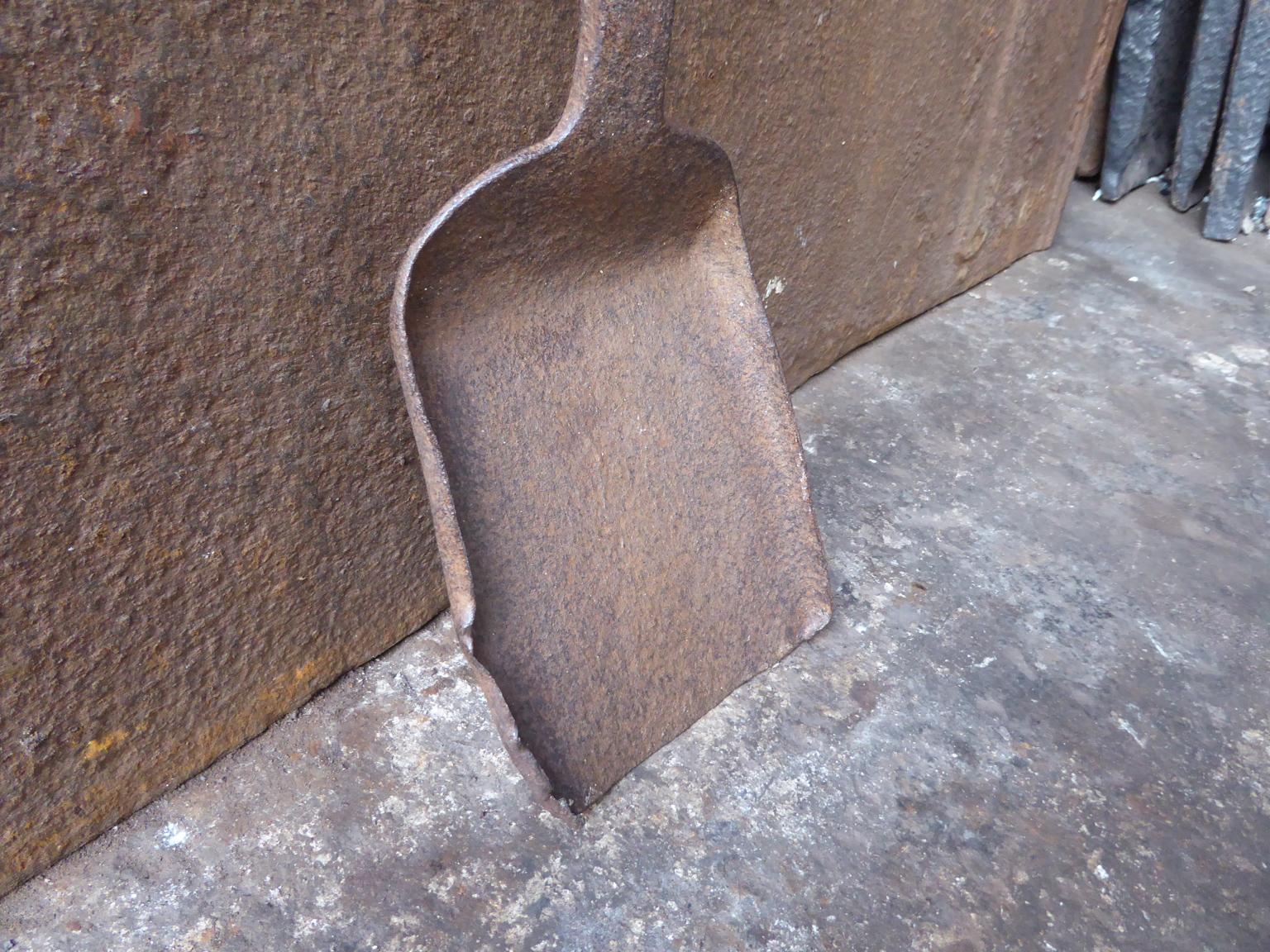 Forged Large 17th - 18th Century French Fireplace Shovel or Fire Shovel For Sale